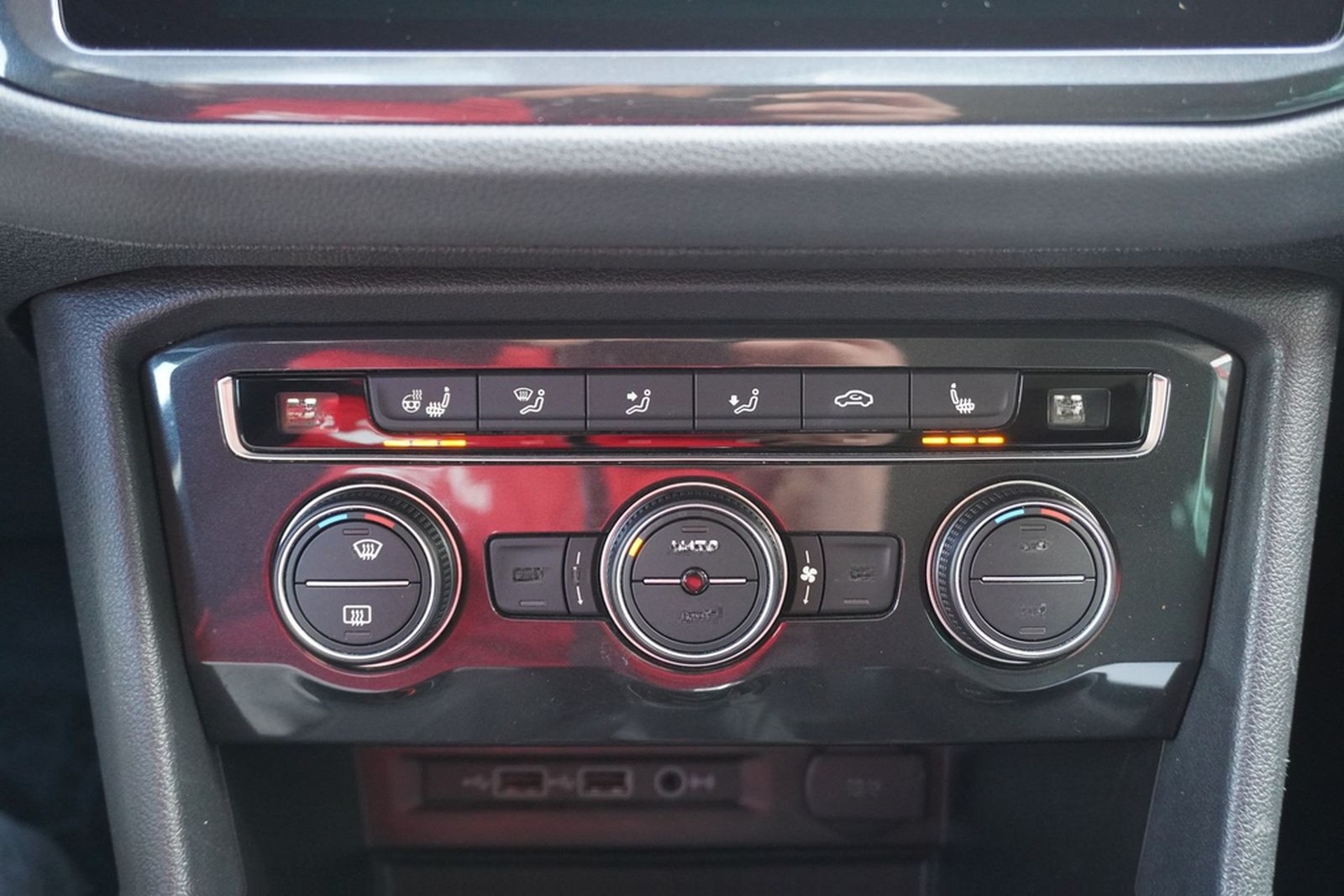 Volkswagen Tiguan 1.5 TSI Active DSG LED Navi ACC 360° foto 22