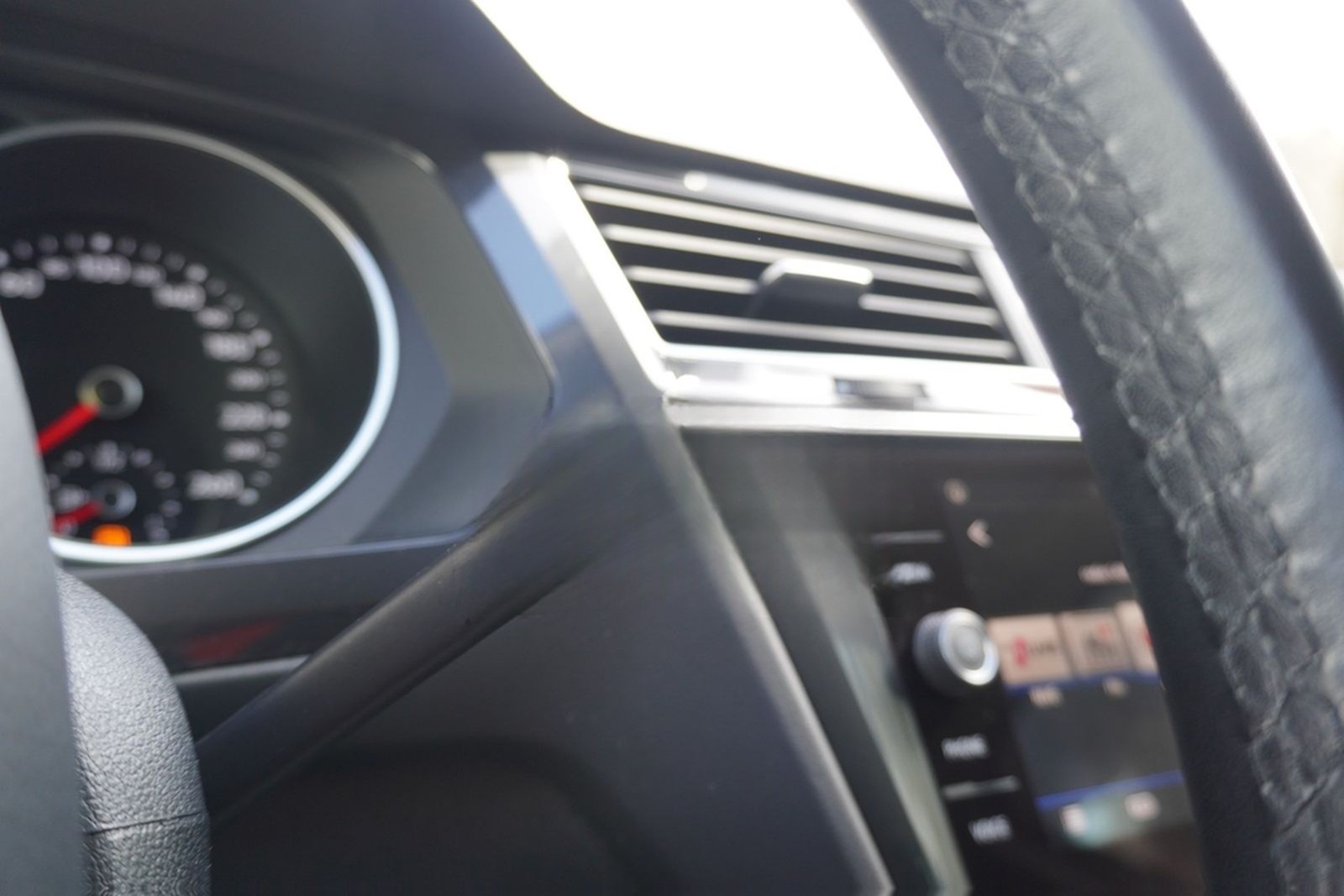 Volkswagen Tiguan 1.5 TSI Active DSG LED Navi ACC 360° foto 27