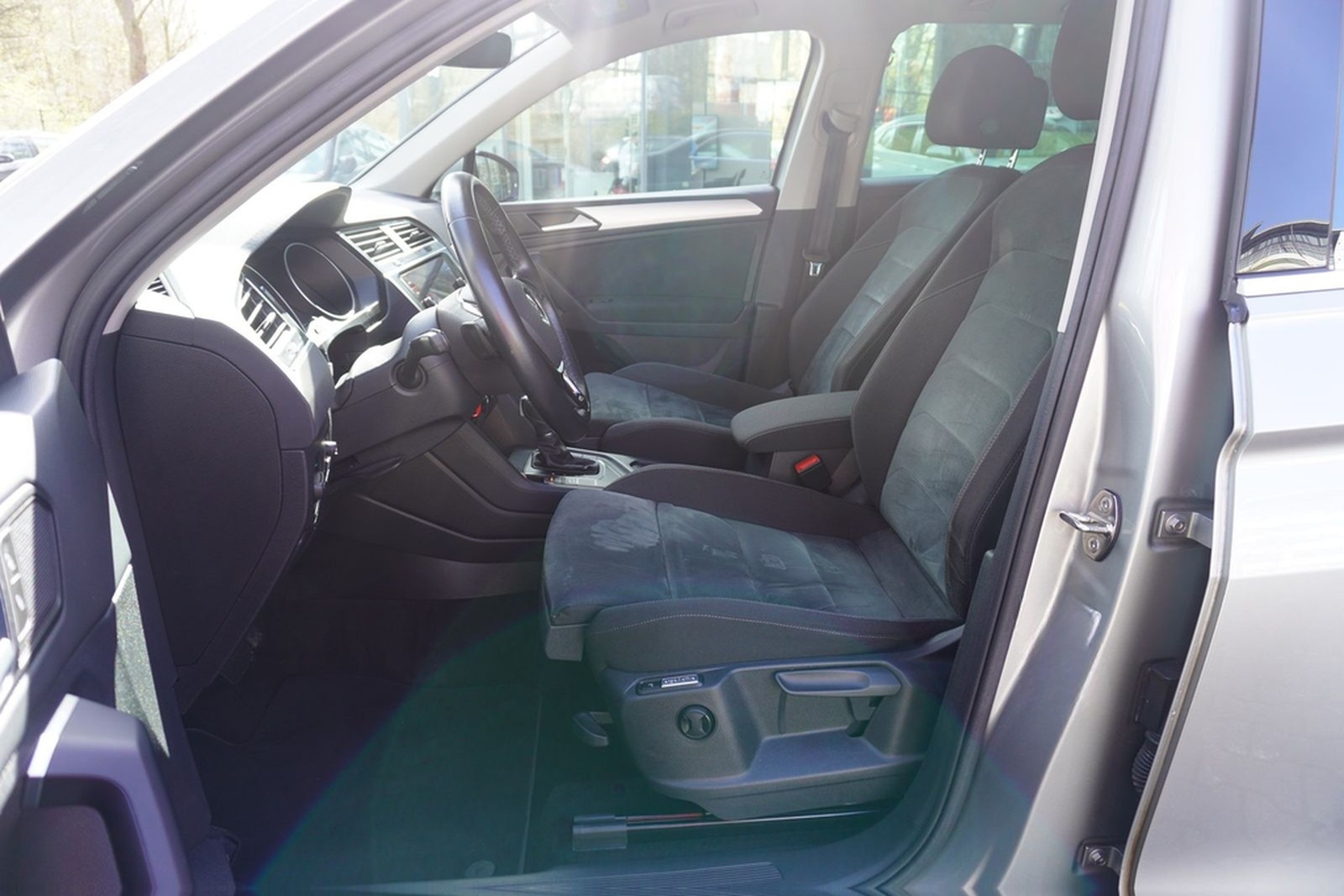 Volkswagen Tiguan 1.5 TSI Active DSG LED Navi ACC 360° foto 10