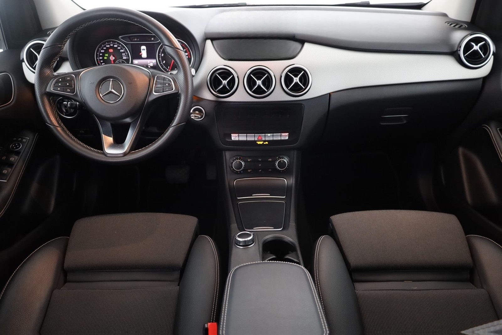Mercedes-Benz B220 Urban 7G-DCT 4-Matic LED Navi Sitzheizung foto 9