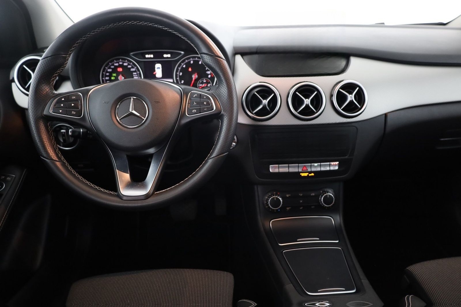 Mercedes-Benz B220 Urban 7G-DCT 4-Matic LED Navi Sitzheizung foto 10