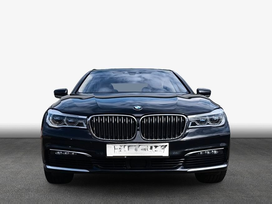 BMW 750i xDrive foto 4
