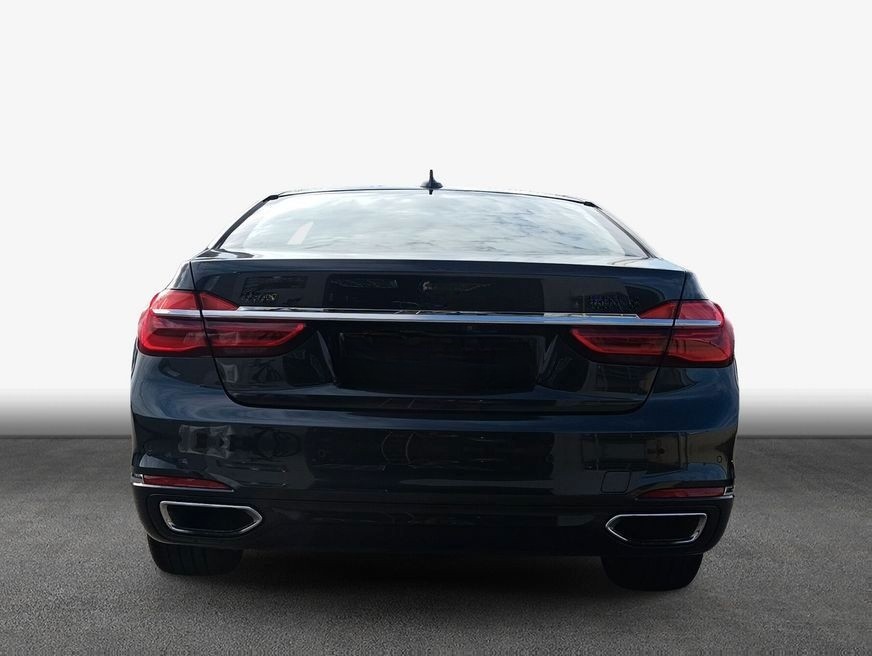 BMW 750i xDrive foto 6