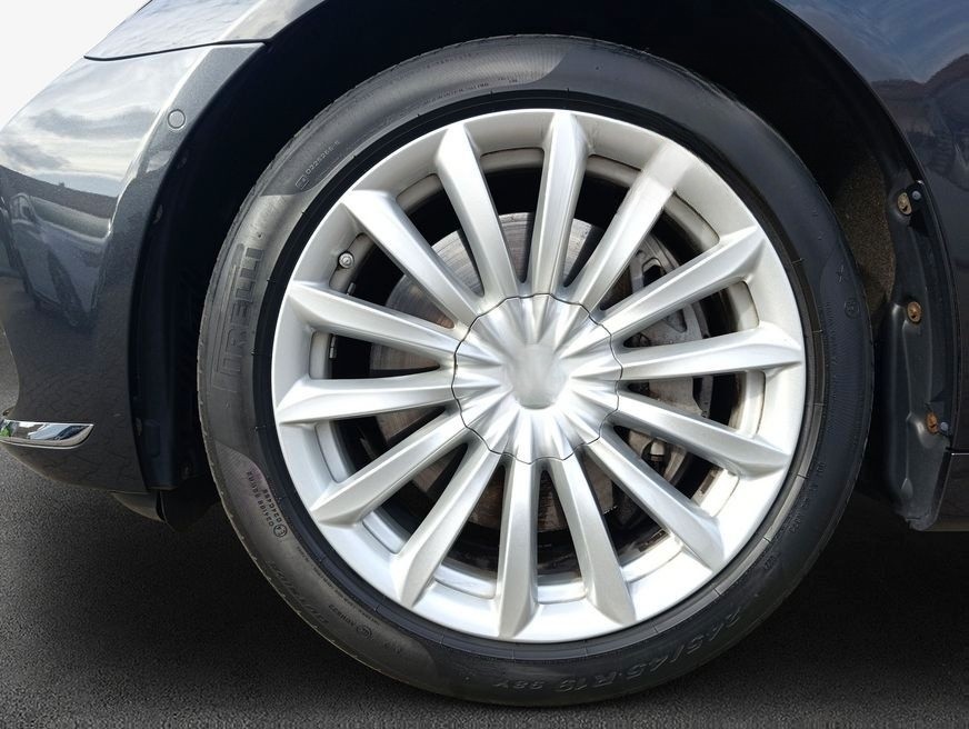 BMW 750i xDrive foto 8