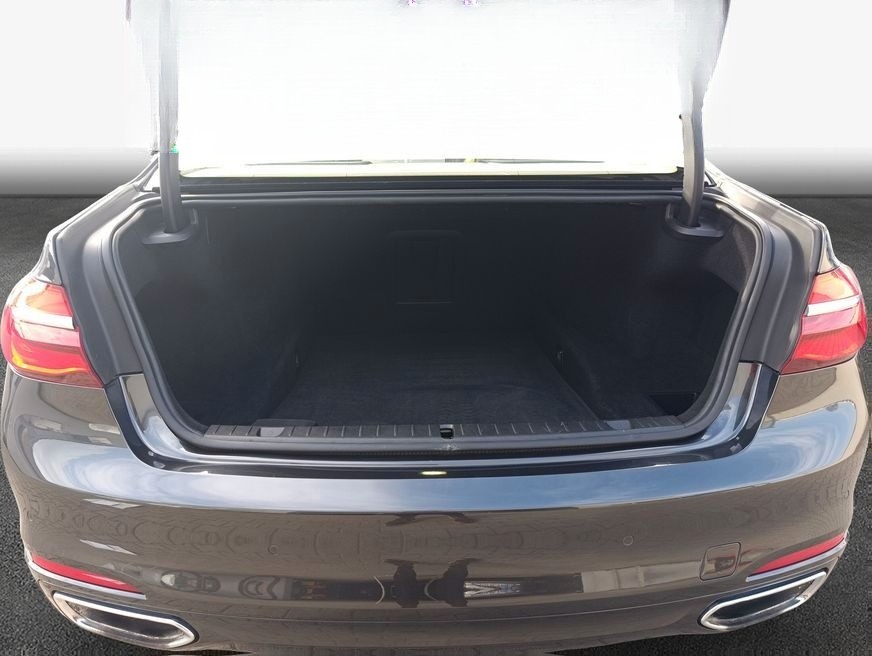 BMW 750i xDrive foto 10