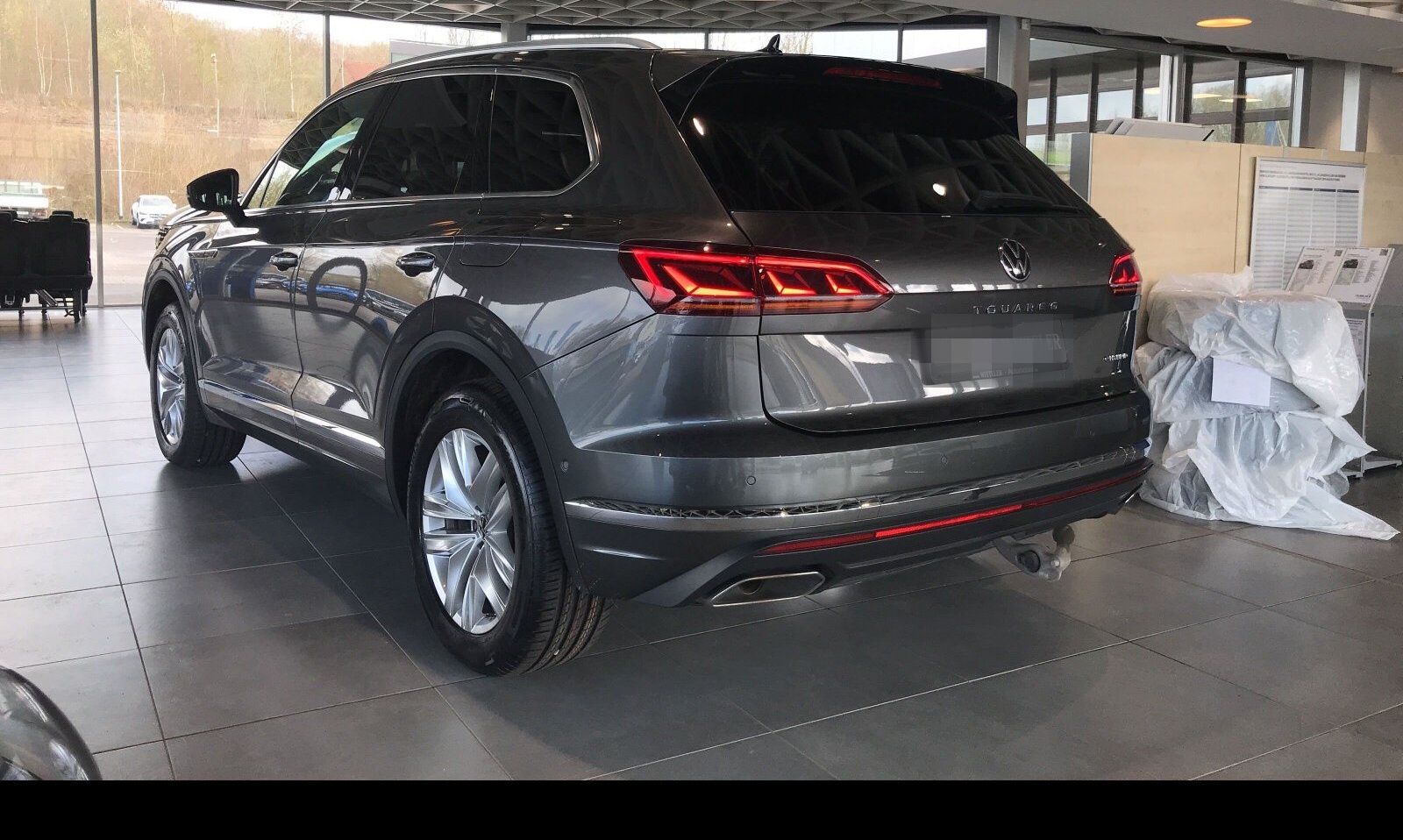 Volkswagen Touareg 3.0 V6 TSI eHybrid Elegance 4M AHK/Pano foto 12