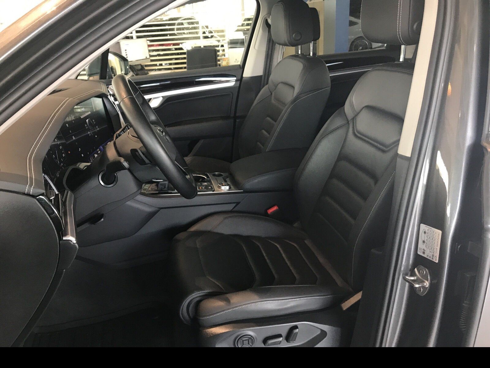 Volkswagen Touareg 3.0 V6 TSI eHybrid Elegance 4M AHK/Pano foto 6