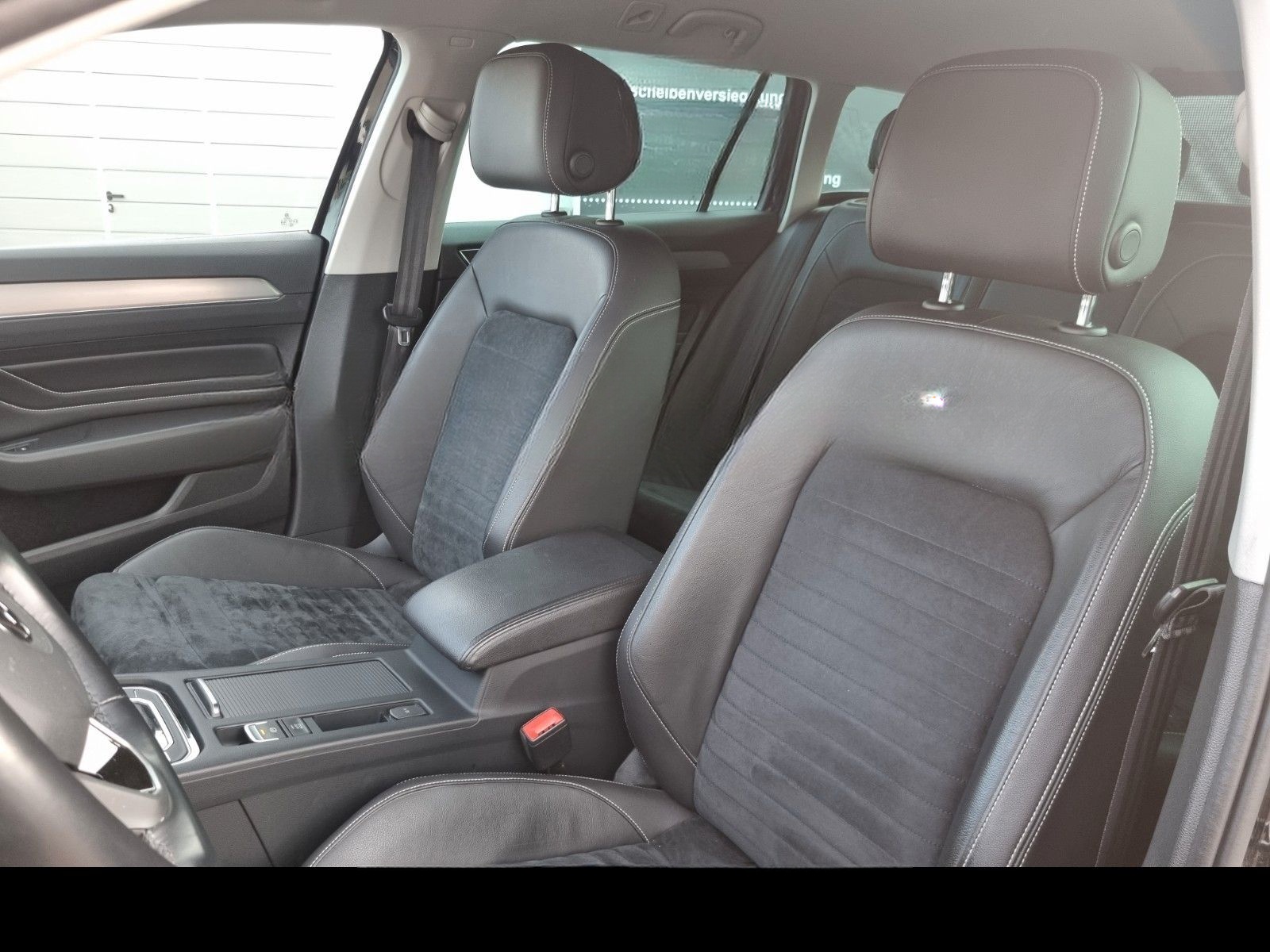 Volkswagen Passat Elegance 1.5TSI Digital R-Line Sportpaket foto 16