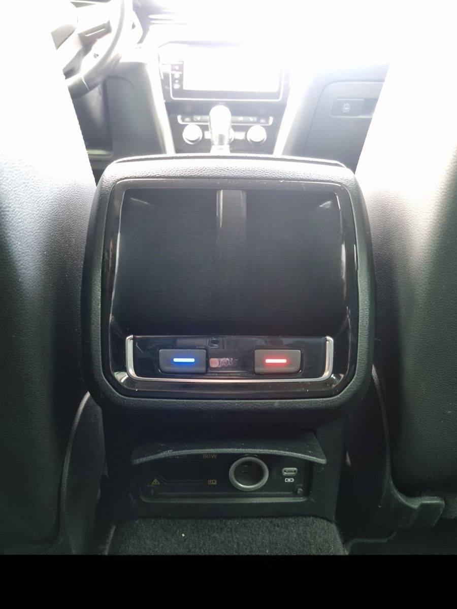 Volkswagen Passat Elegance 1.5TSI Digital R-Line Sportpaket foto 19