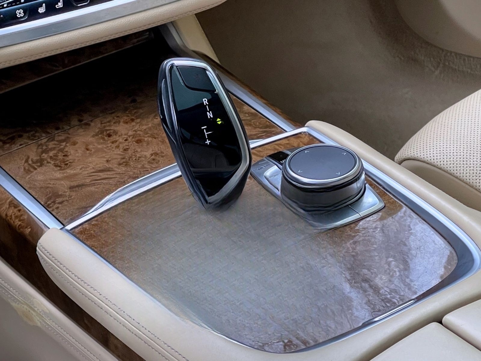 BMW 750i xDrive LUXURY HEADUP MASSAGE LASER GARANTIE foto 16