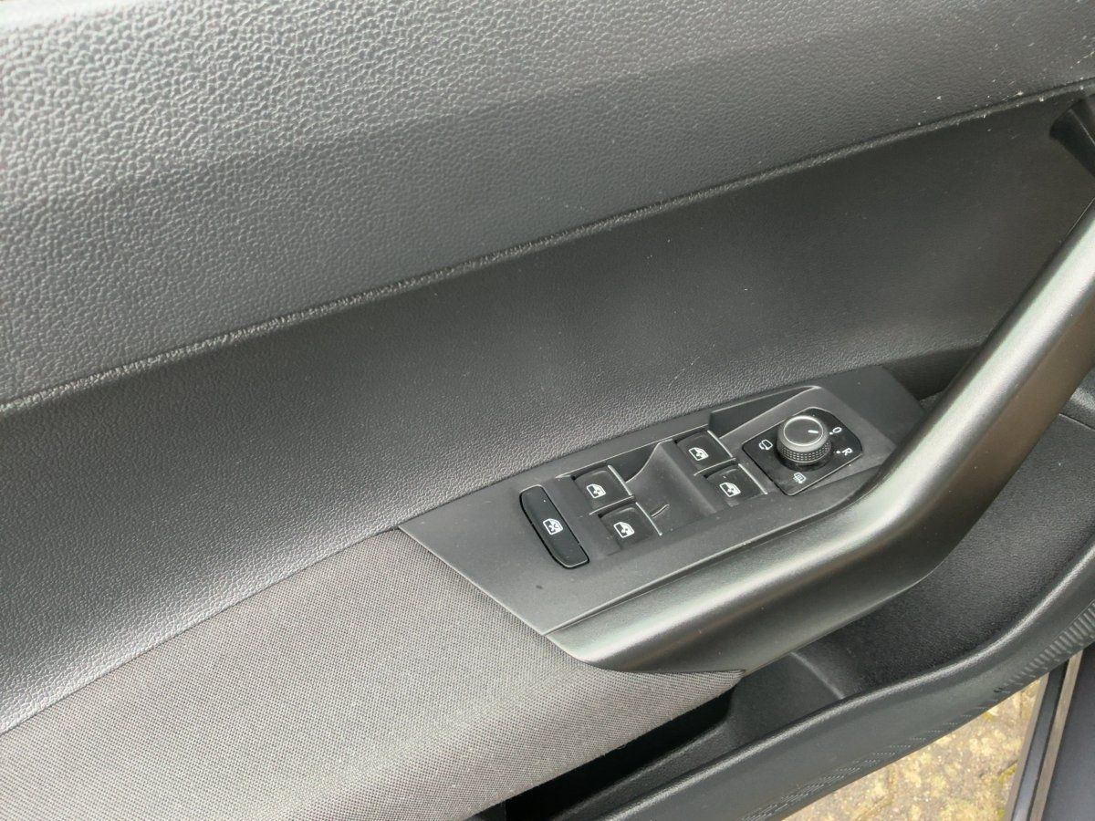 Volkswagen Taigo 1.0 TSI R-Line ACC,AUTOM.,LED,Navi,SHZ,PDC foto 15