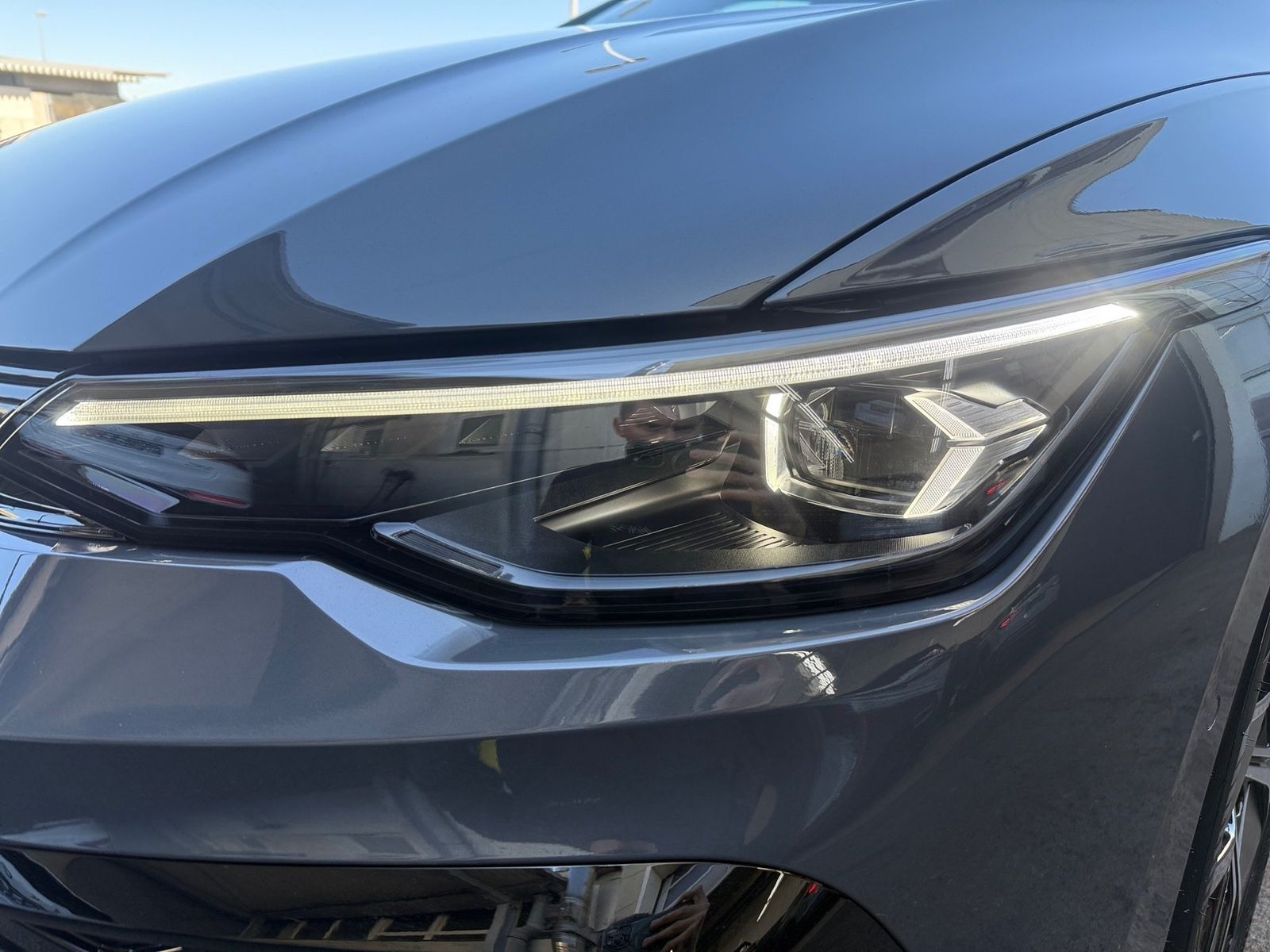 Volkswagen Golf 1.5 l eTSI DSG R-Line LED Kamera PDC LM foto 4
