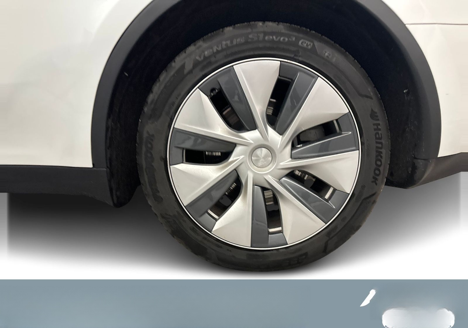 Tesla Model Y Long Range Dual Motor AWD foto 6