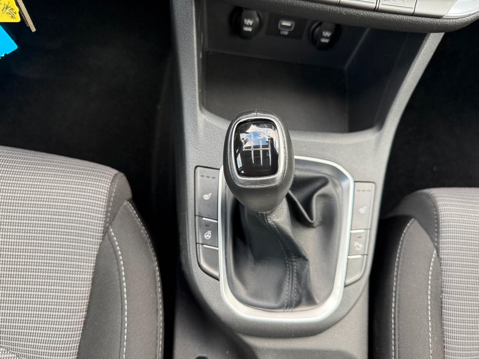 Hyundai i30 1.5 T-GDI Hybrid /KAMERA/TÜV NEU foto 20