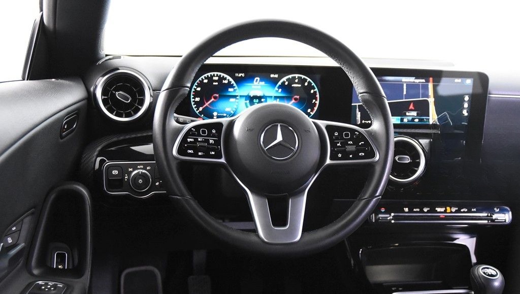 Mercedes-Benz CLA 180 Shooting Brake *1.Hand*Navi*SHZ*Kamera* foto 9