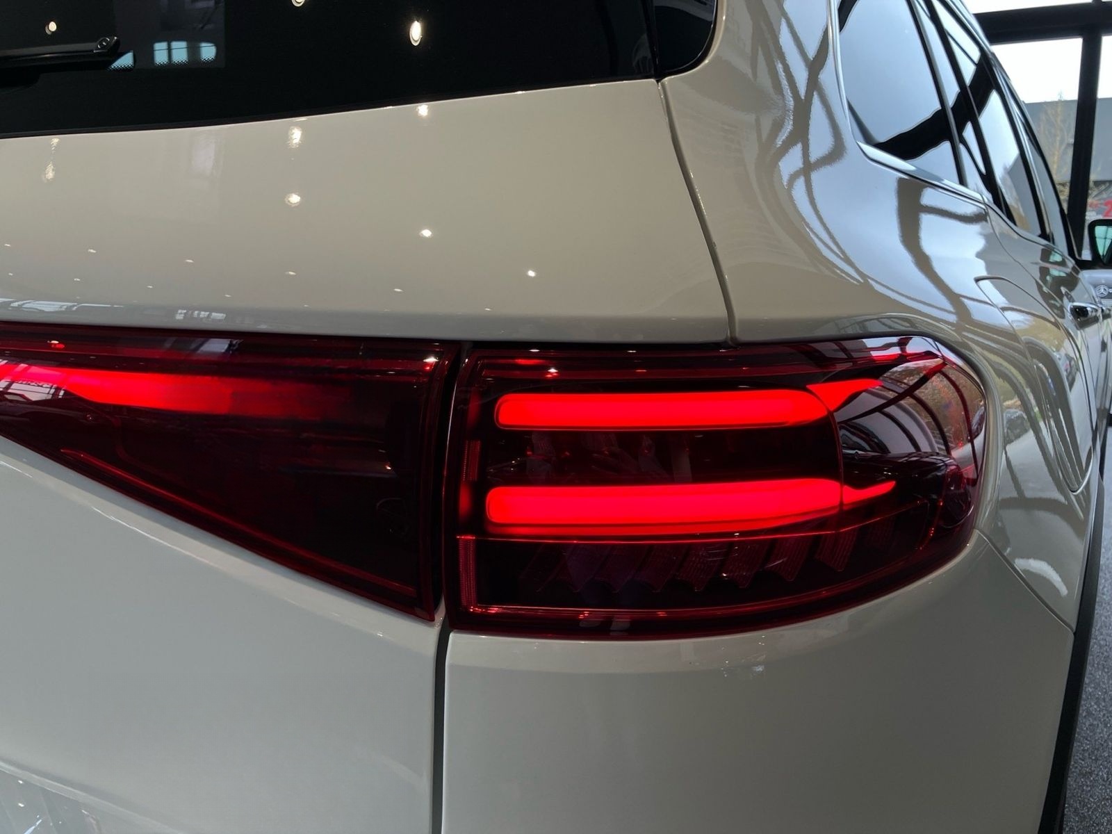 Mercedes-Benz EQB 300 4M AMG Line Premium+Pano+DISTRO+HUP+Memo foto 19