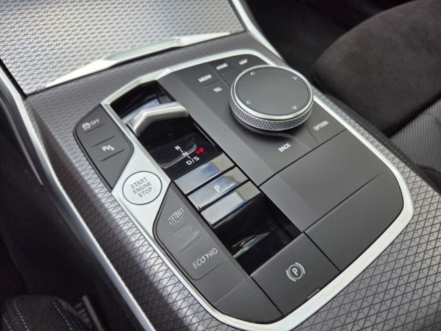 BMW 320 d xDrive M-Sport SR19'' Pano AHK Hifi SportA foto 9