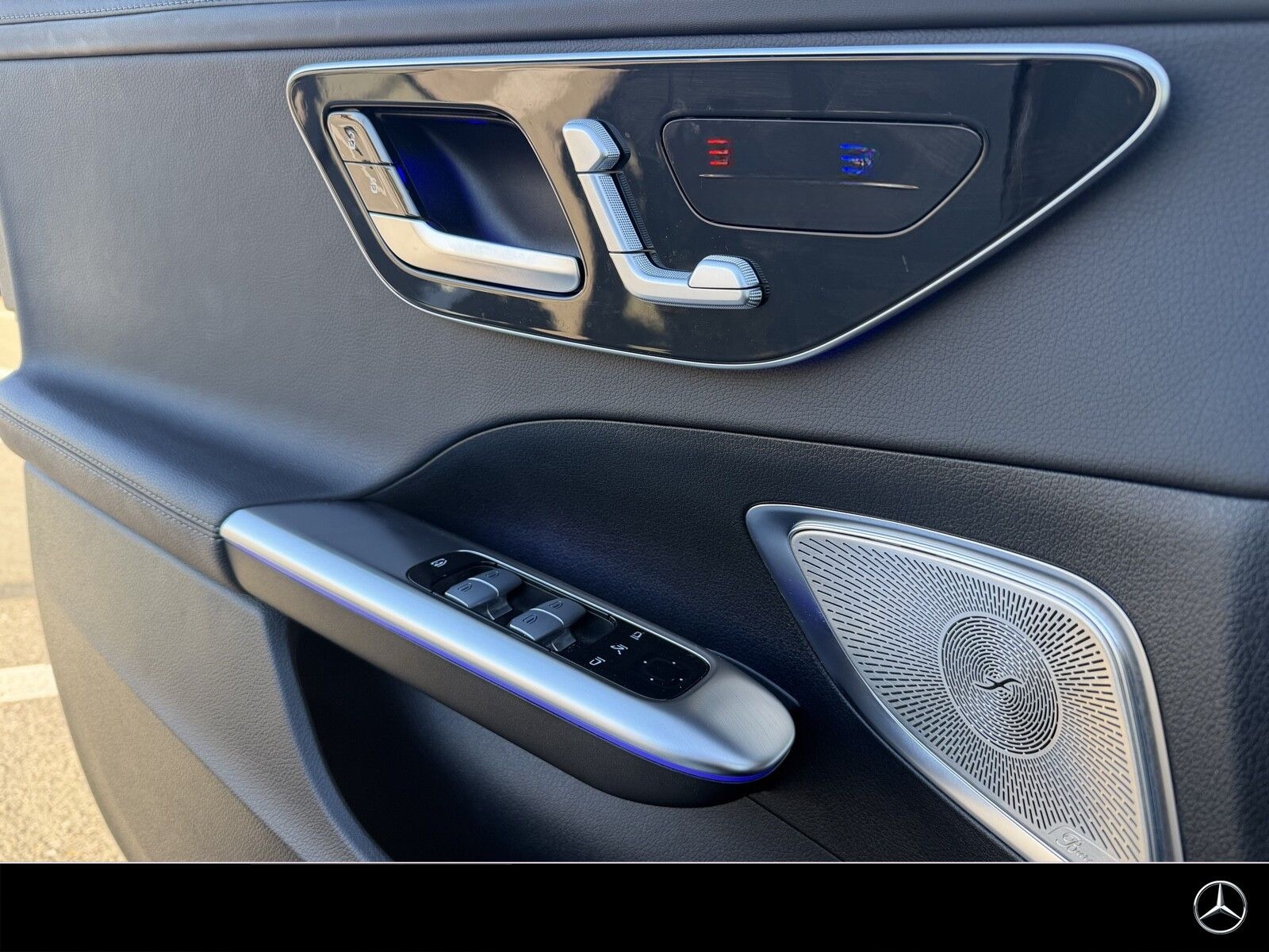 Mercedes-Benz C 300 e Dist Pano HUD DLight Burme Sitzklima Mem foto 8