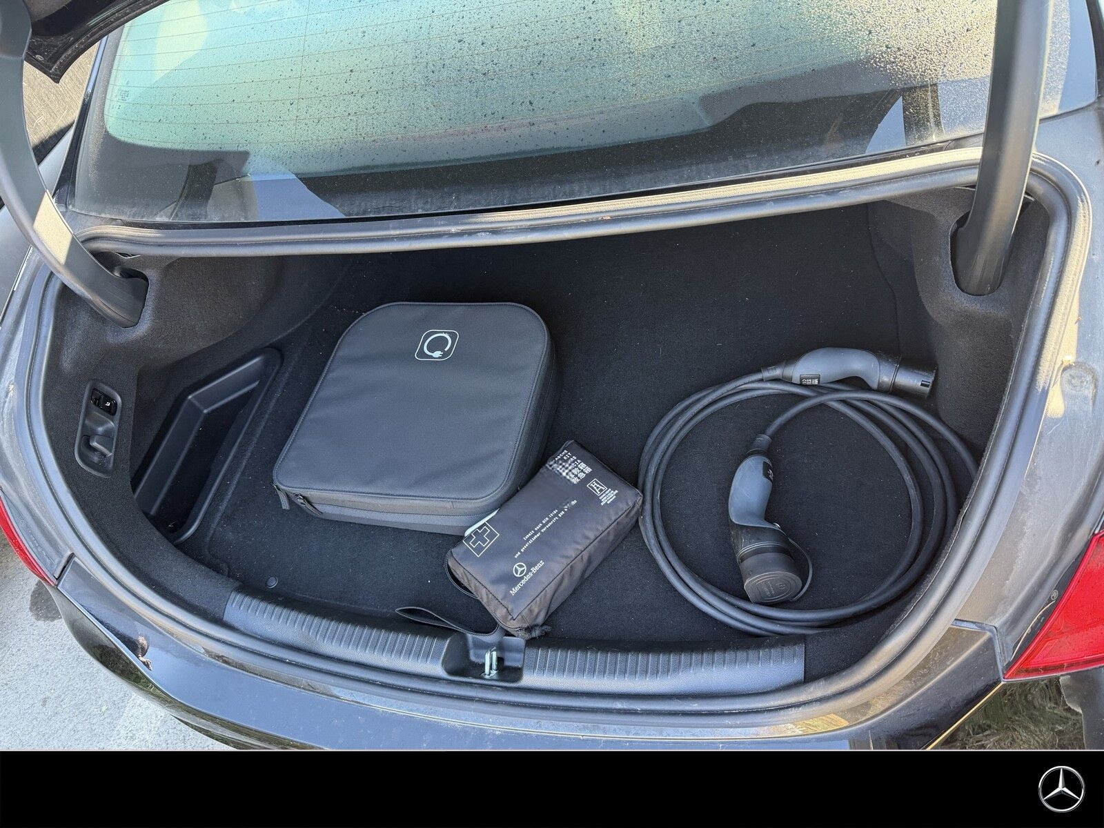 Mercedes-Benz C 300 e Dist Pano HUD DLight Burme Sitzklima Mem foto 9