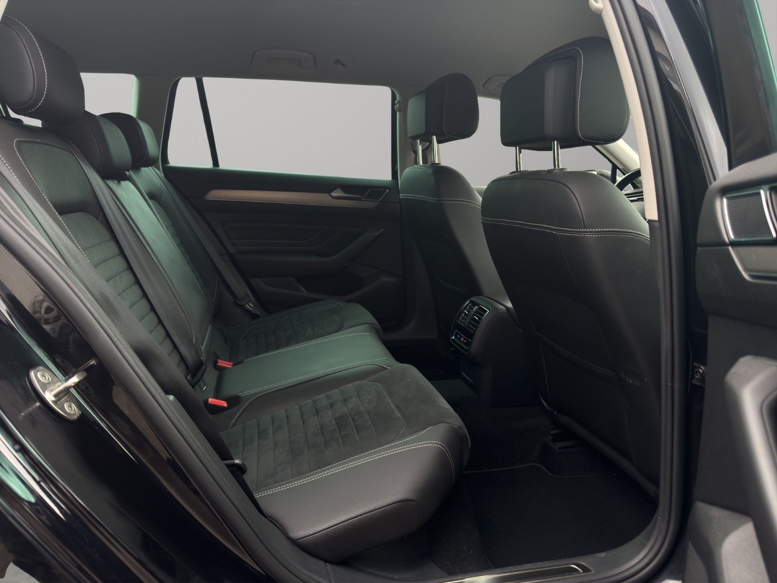 Volkswagen Passat Variant Elegance*Virtual*Matrix*360*ACC* foto 14