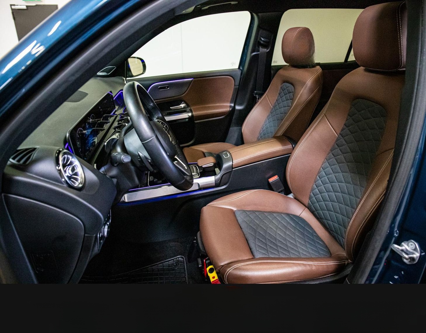 Mercedes-Benz GLB 250 MULTI LED PANO AHK NAV BURMESTER LEDER foto 12