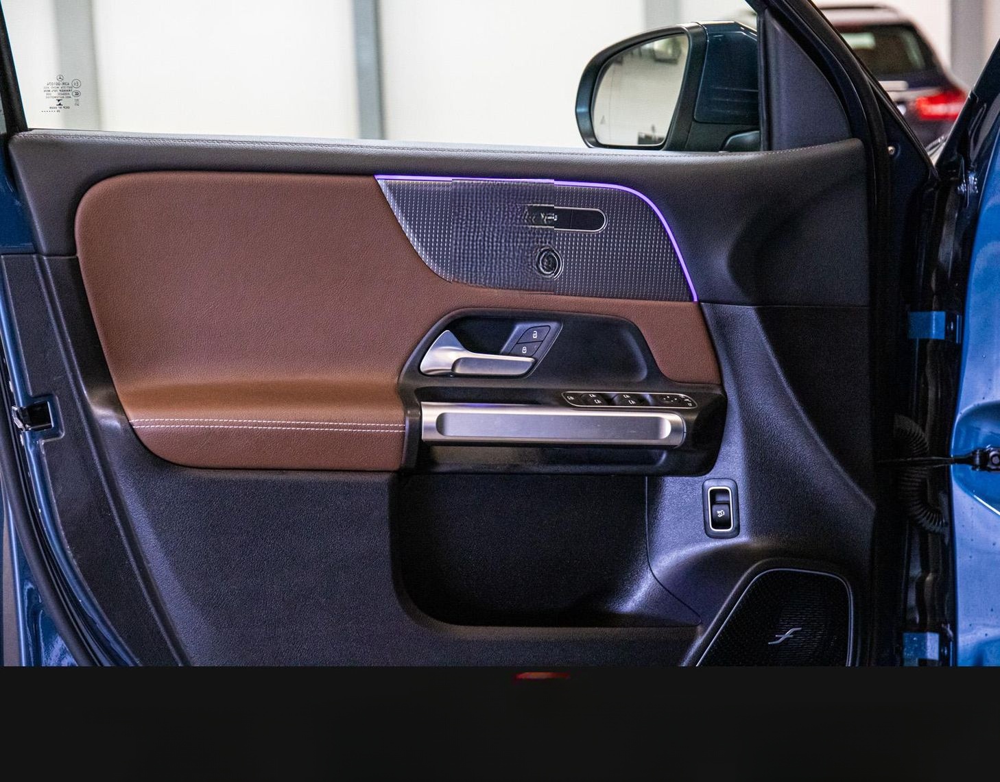 Mercedes-Benz GLB 250 MULTI LED PANO AHK NAV BURMESTER LEDER foto 9