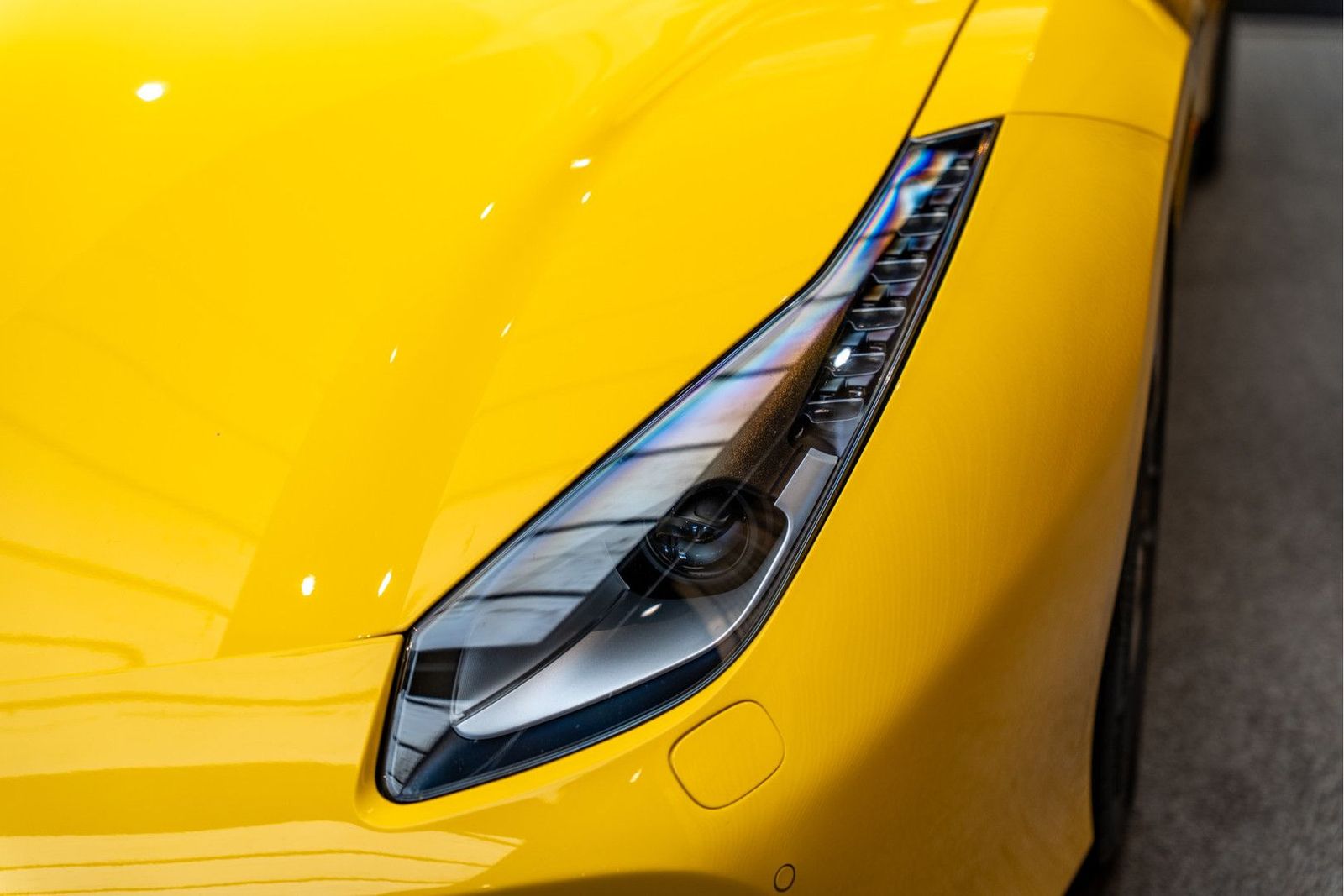 Ferrari 488 GTB 3.9 HELE Coupé Neu Zustand . foto 15