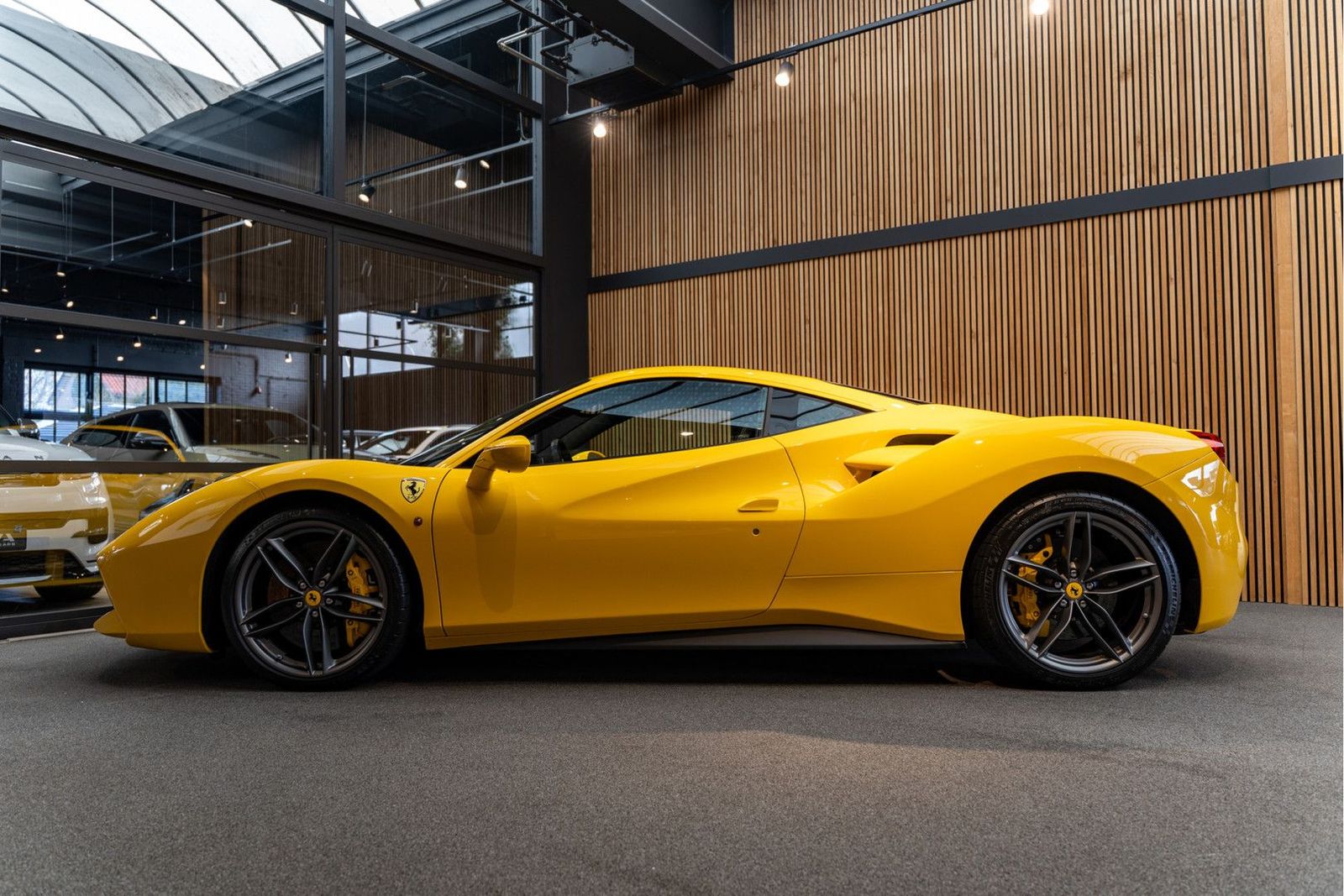 Ferrari 488 GTB 3.9 HELE Coupé Neu Zustand . foto 3
