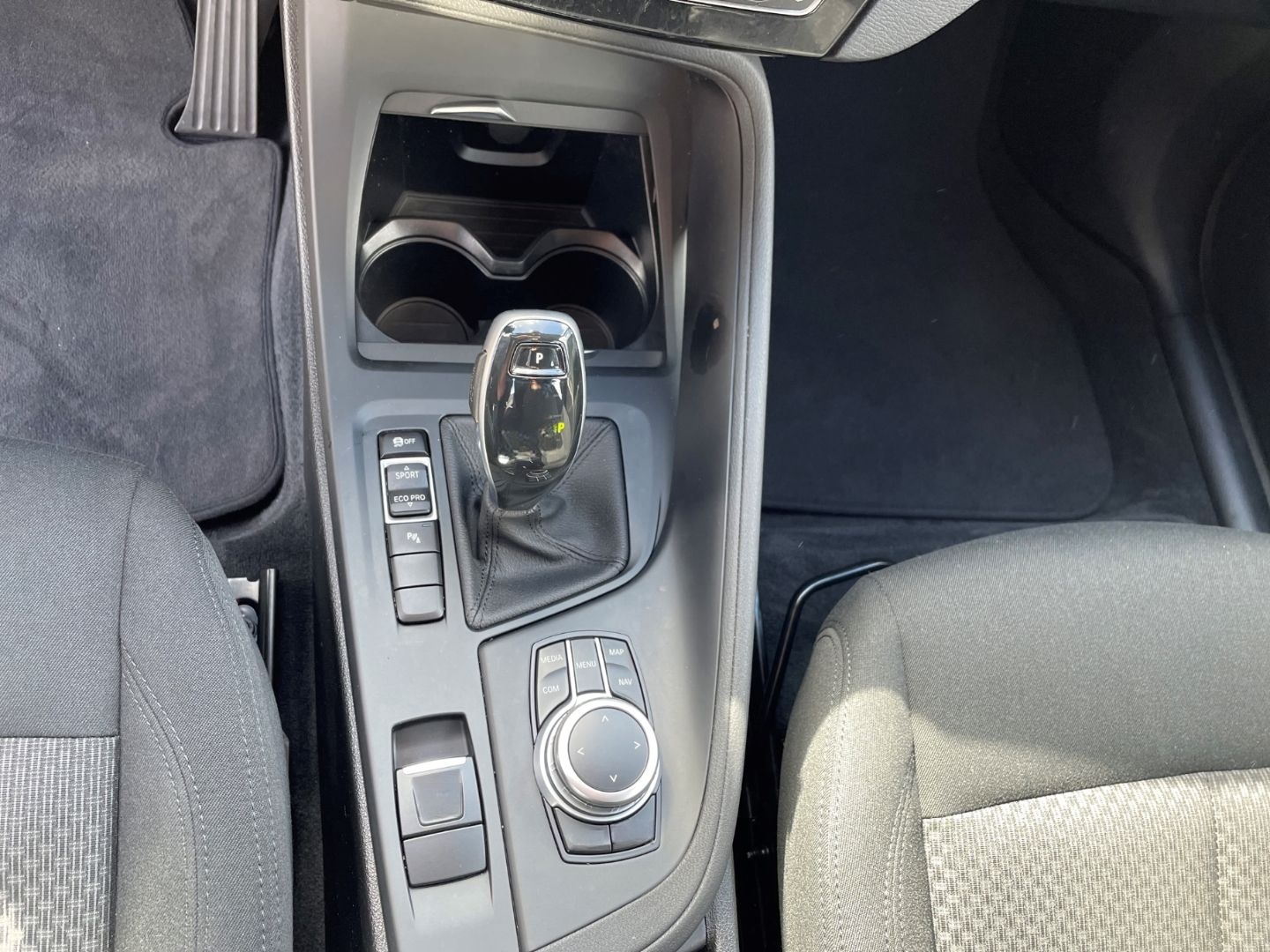 BMW X1 sDrive 18i Advantage NaviP PDC v+h Sitzh. foto 11