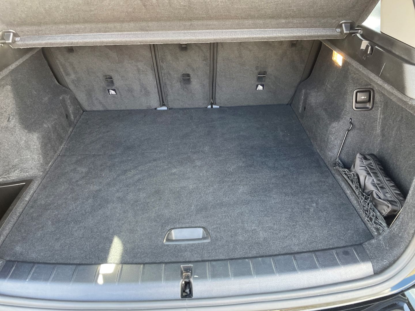 BMW X1 sDrive 18i Advantage NaviP PDC v+h Sitzh. foto 12