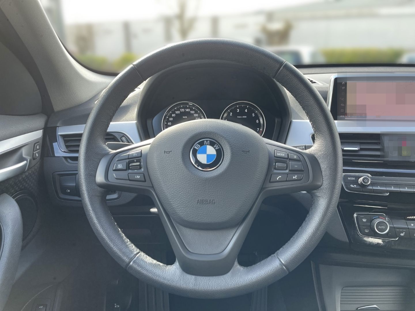 BMW X1 sDrive 18i Advantage NaviP PDC v+h Sitzh. foto 8