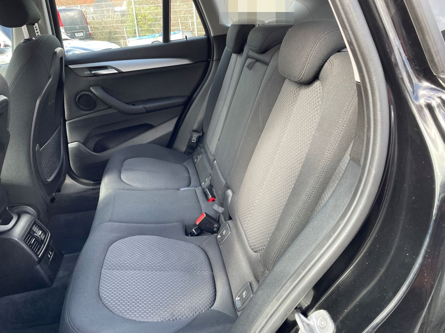 BMW X1 sDrive 18i Advantage NaviP PDC v+h Sitzh. foto 9