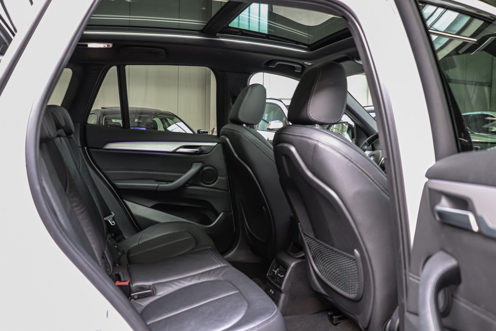 BMW X1 sDrive 20d///M SPORT/KAMERA/PANORAMA/LED/DAB/ foto 14