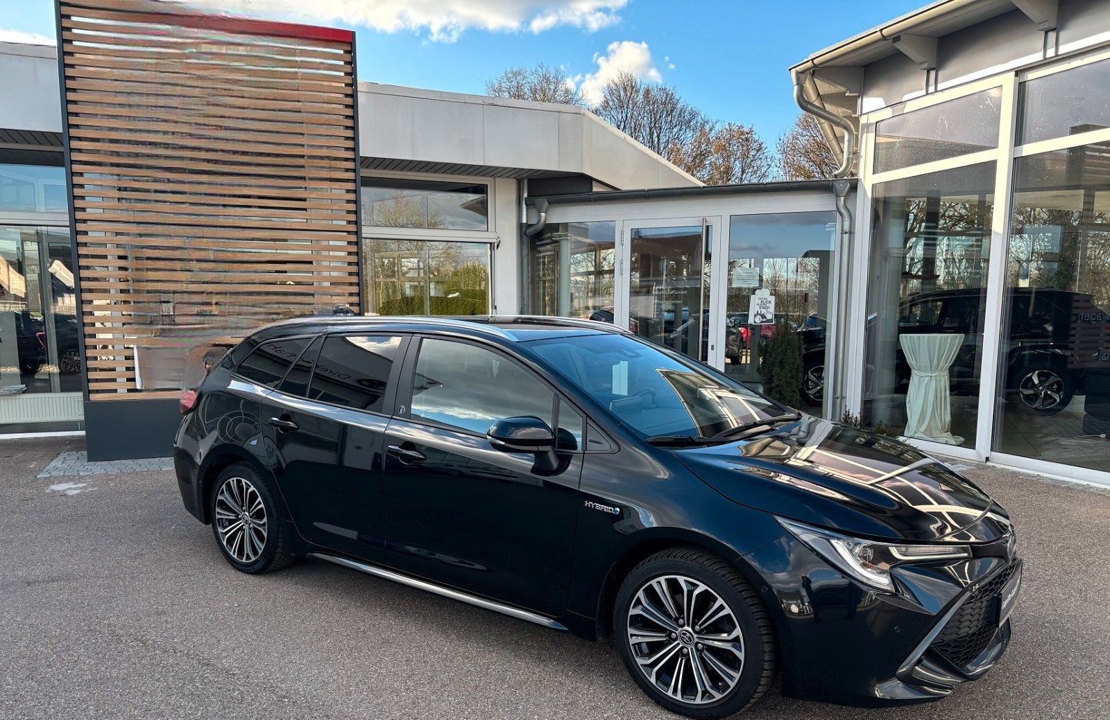 Toyota Corolla 2,0 Hybrid Team Deutsch Touring Sports foto 2