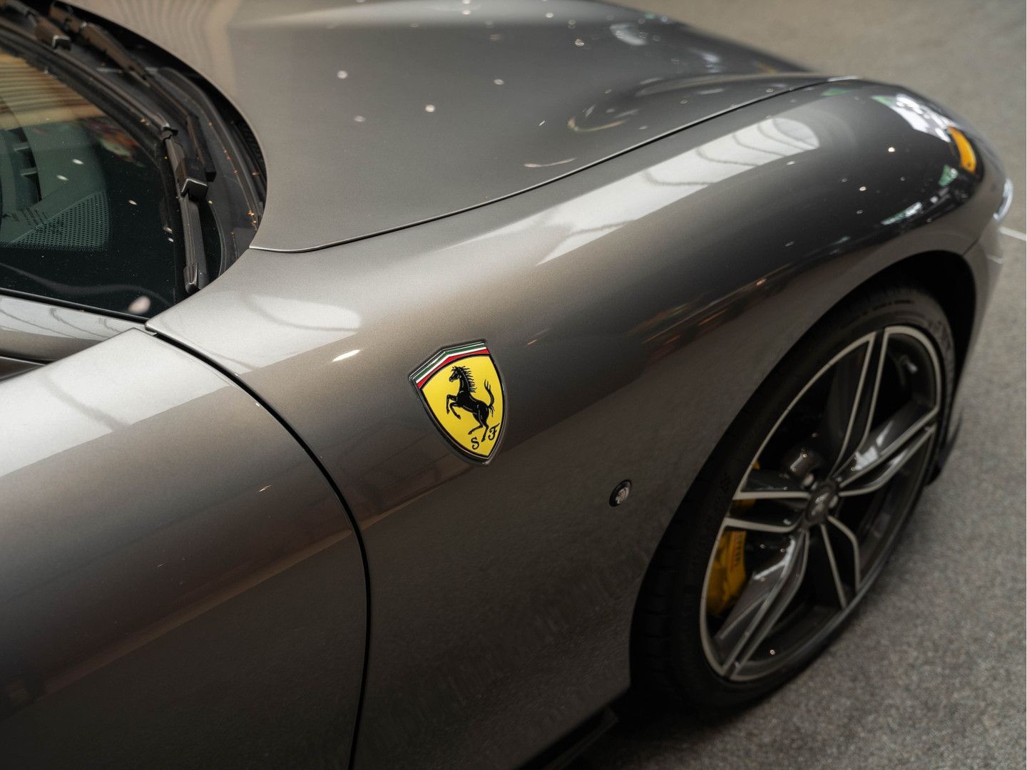 Ferrari Roma V8 Historic Colour Carbon Roma 3.9 V8 HELE foto 15