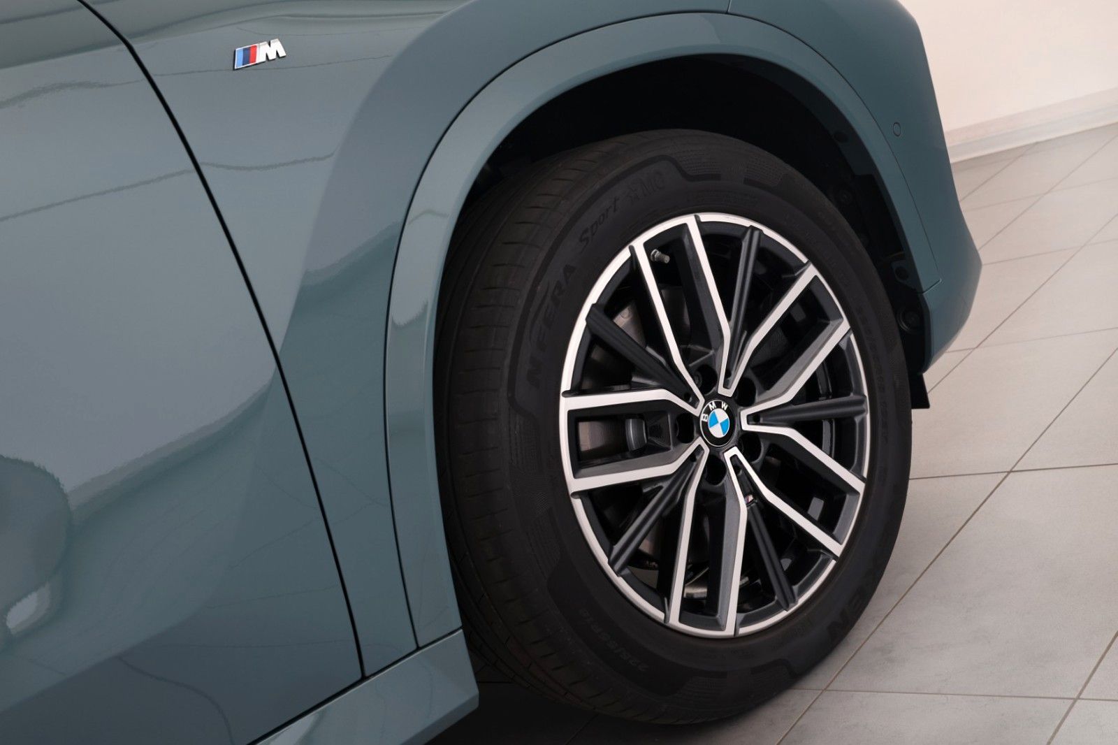 BMW X1 xDrive23d M Sport PANO ACC RFK AHK 18" 8-fach foto 5