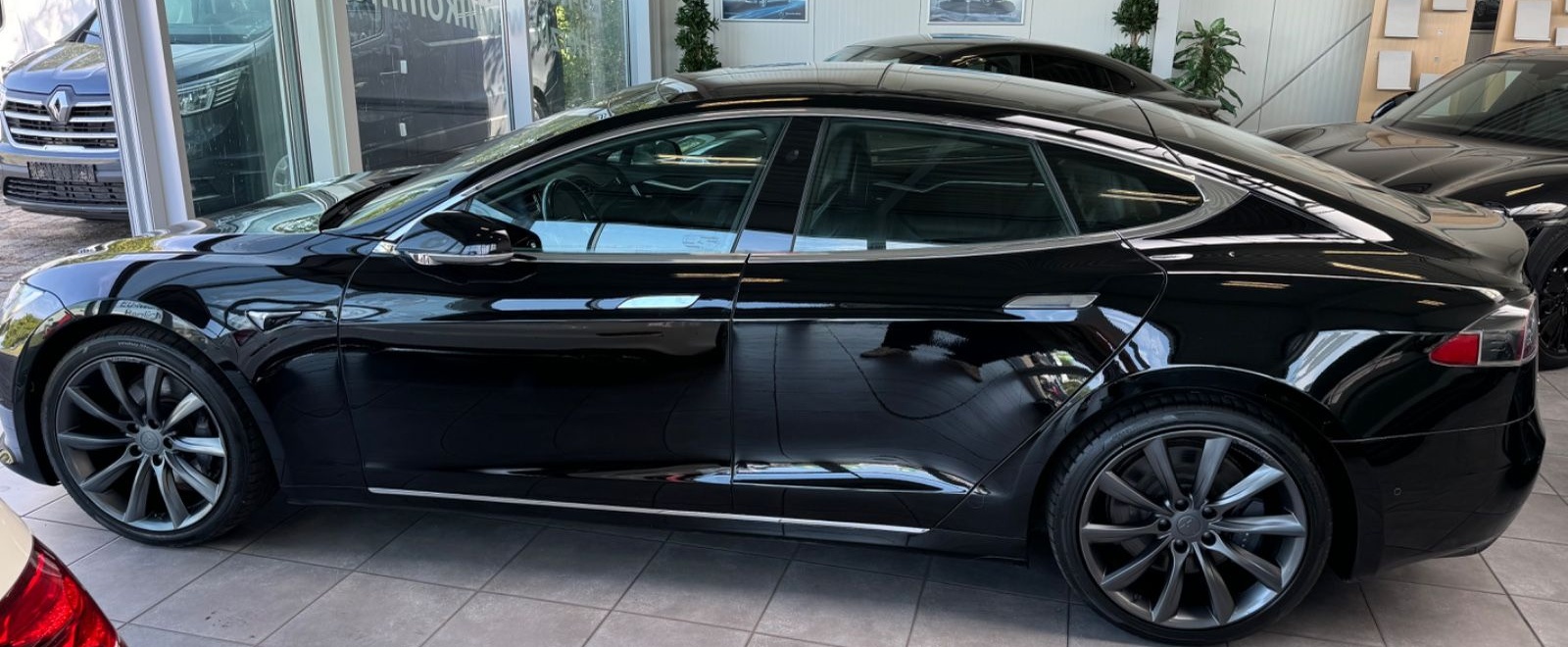 Tesla Model S /Panodach/20Zoll/Vollleder-Sportsitze foto 2