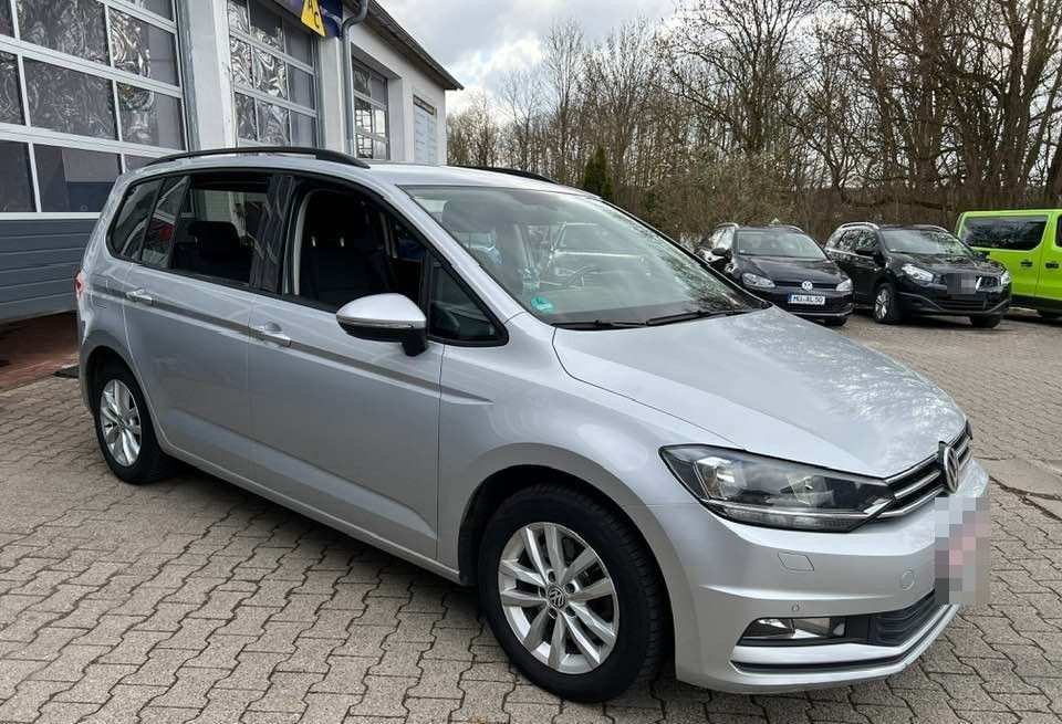 Volkswagen Touran 2.0 TDI DSG Comfortline - 7-Sitzer foto 2