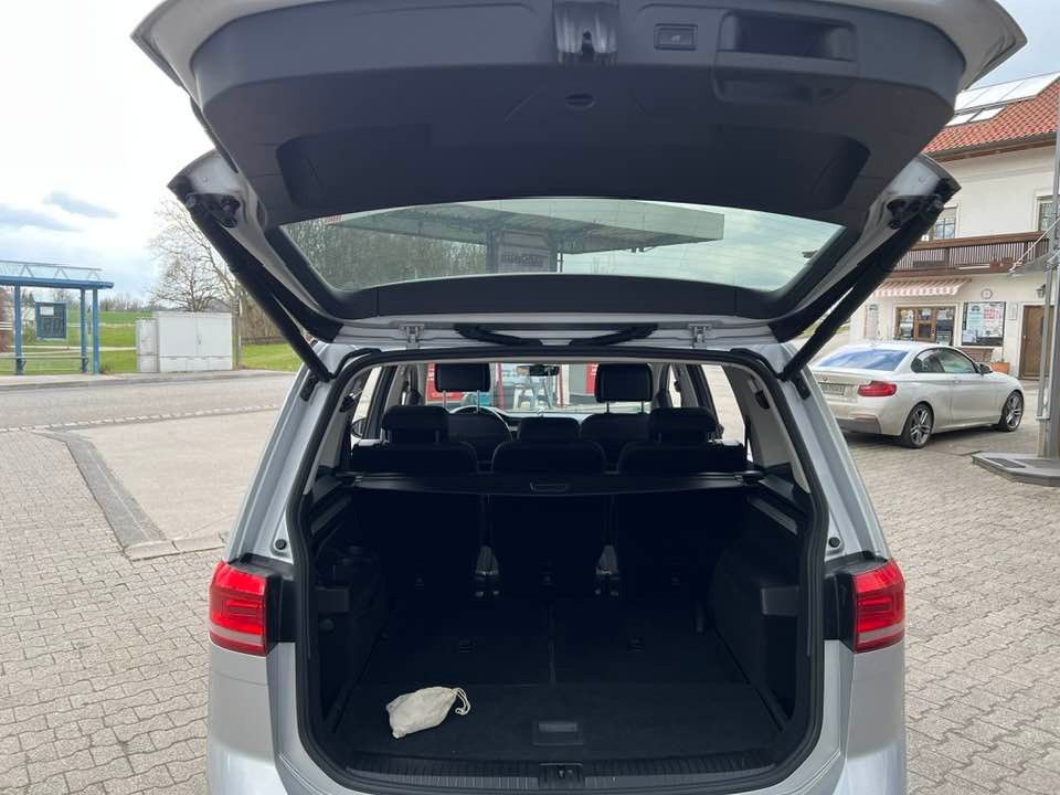 Volkswagen Touran 2.0 TDI DSG Comfortline - 7-Sitzer foto 16
