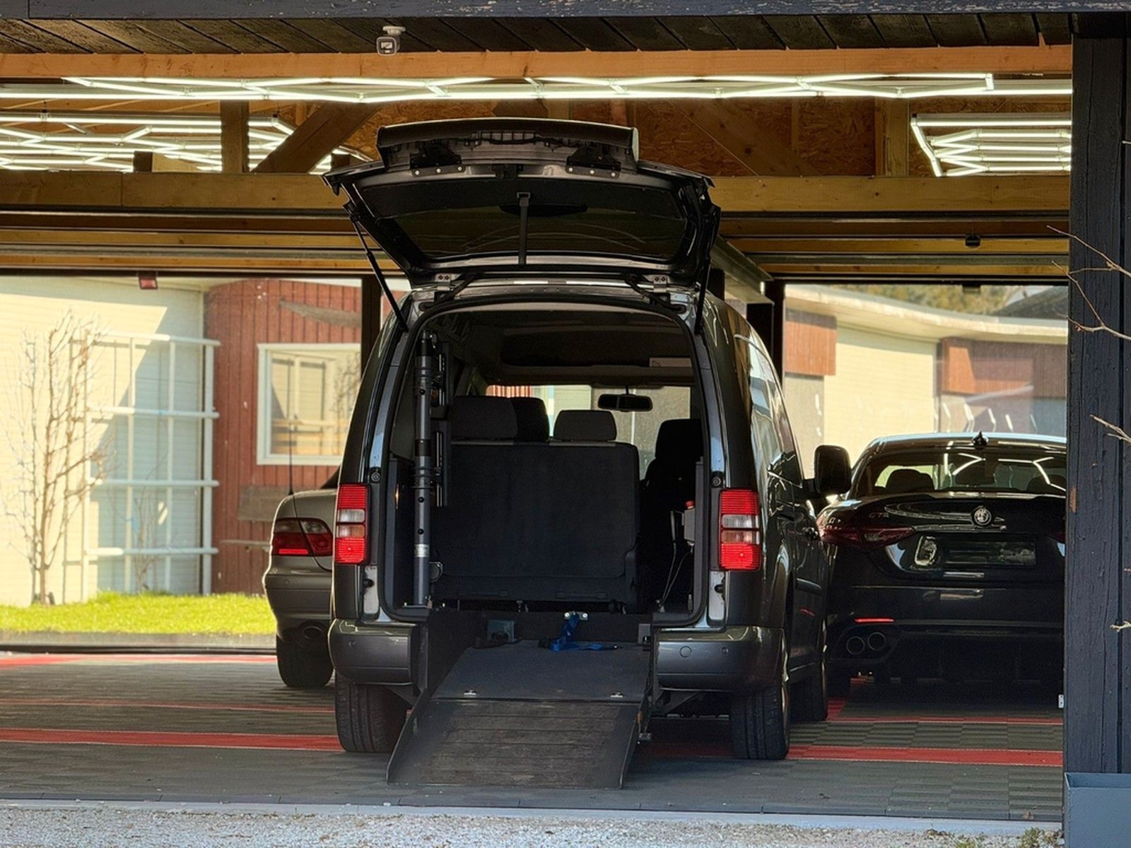 Volkswagen Caddy DSG Maxi Behindertengerecht-Elek.Sitz foto 2
