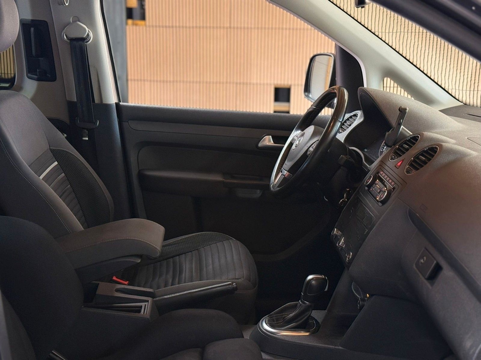 Volkswagen Caddy DSG Maxi Behindertengerecht-Elek.Sitz foto 18