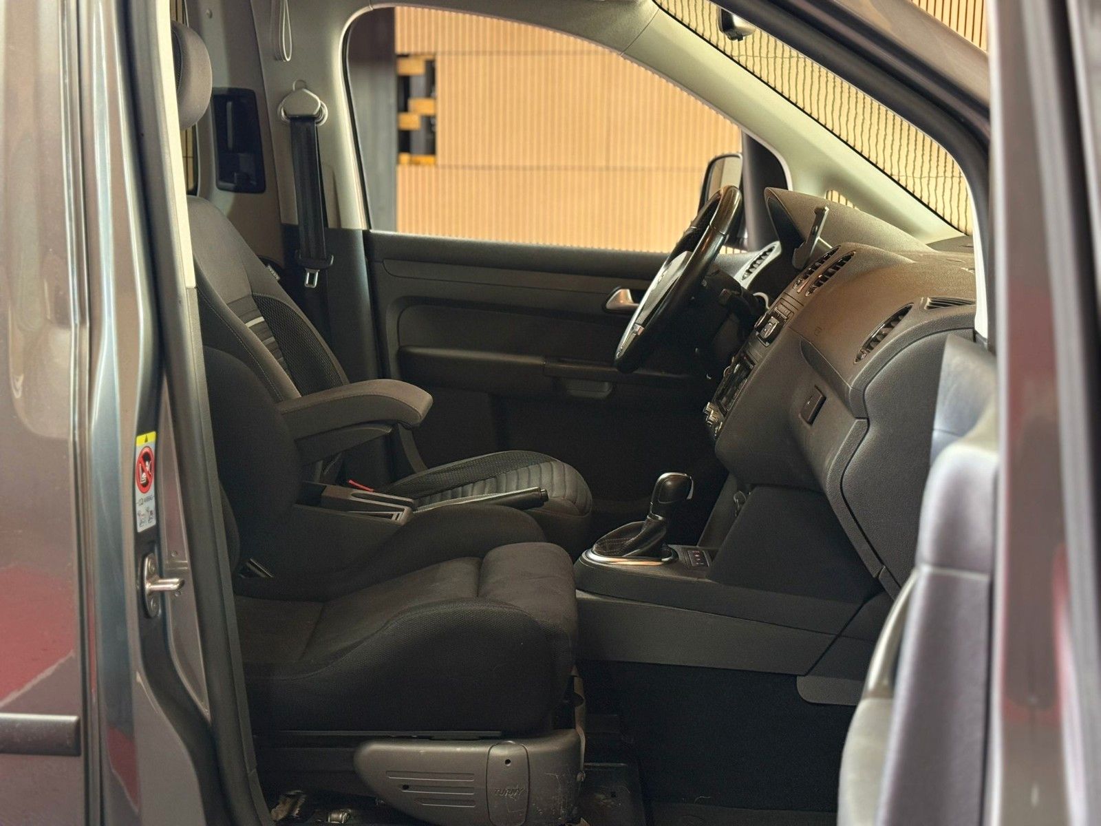 Volkswagen Caddy DSG Maxi Behindertengerecht-Elek.Sitz foto 19