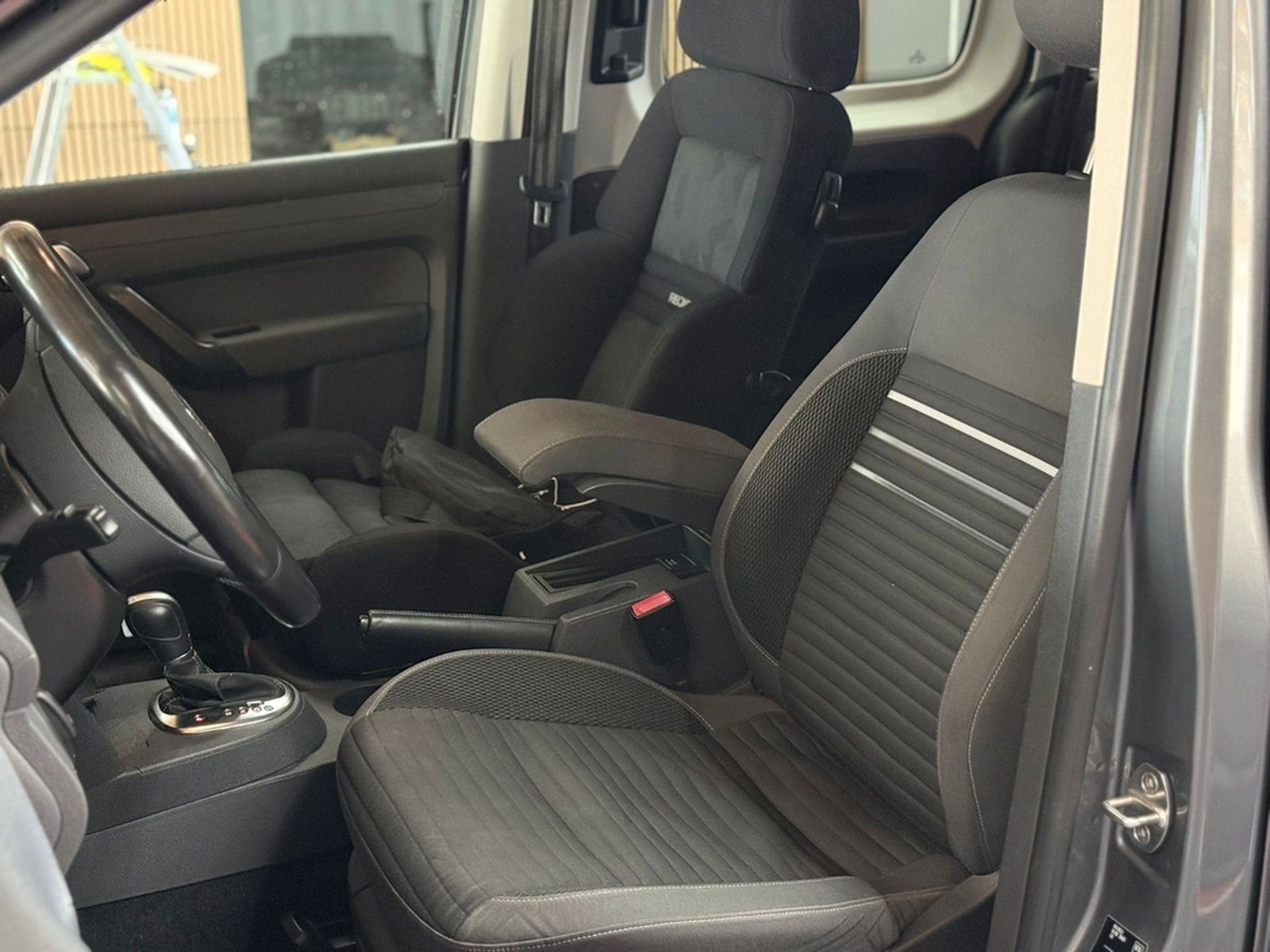 Volkswagen Caddy DSG Maxi Behindertengerecht-Elek.Sitz foto 23