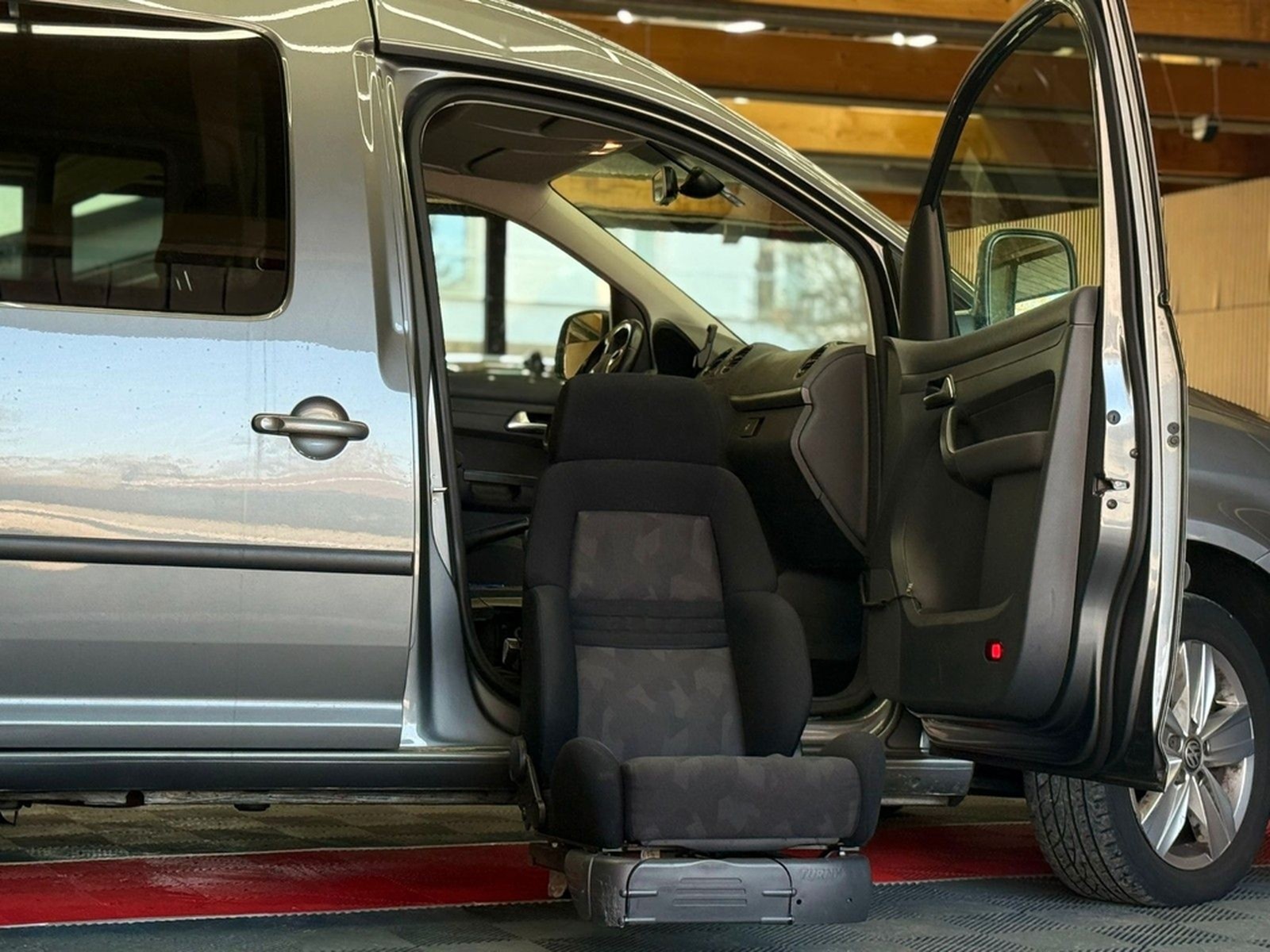 Volkswagen Caddy DSG Maxi Behindertengerecht-Elek.Sitz foto 25