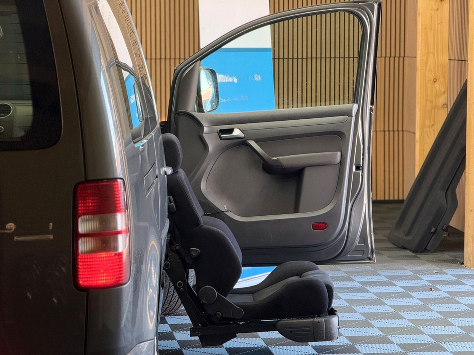 Volkswagen Caddy DSG Maxi Behindertengerecht-Elek.Sitz foto 4