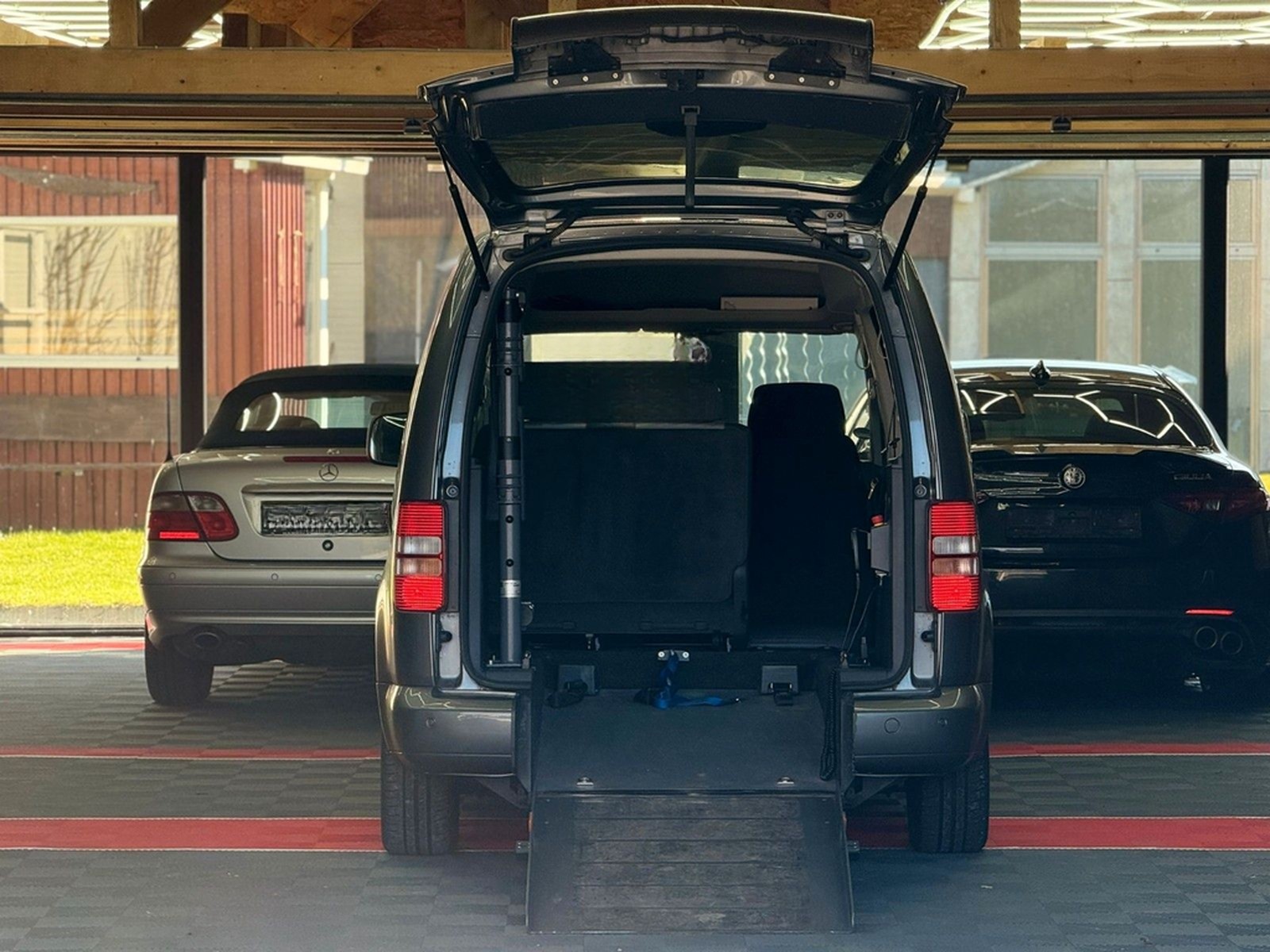 Volkswagen Caddy DSG Maxi Behindertengerecht-Elek.Sitz foto 38