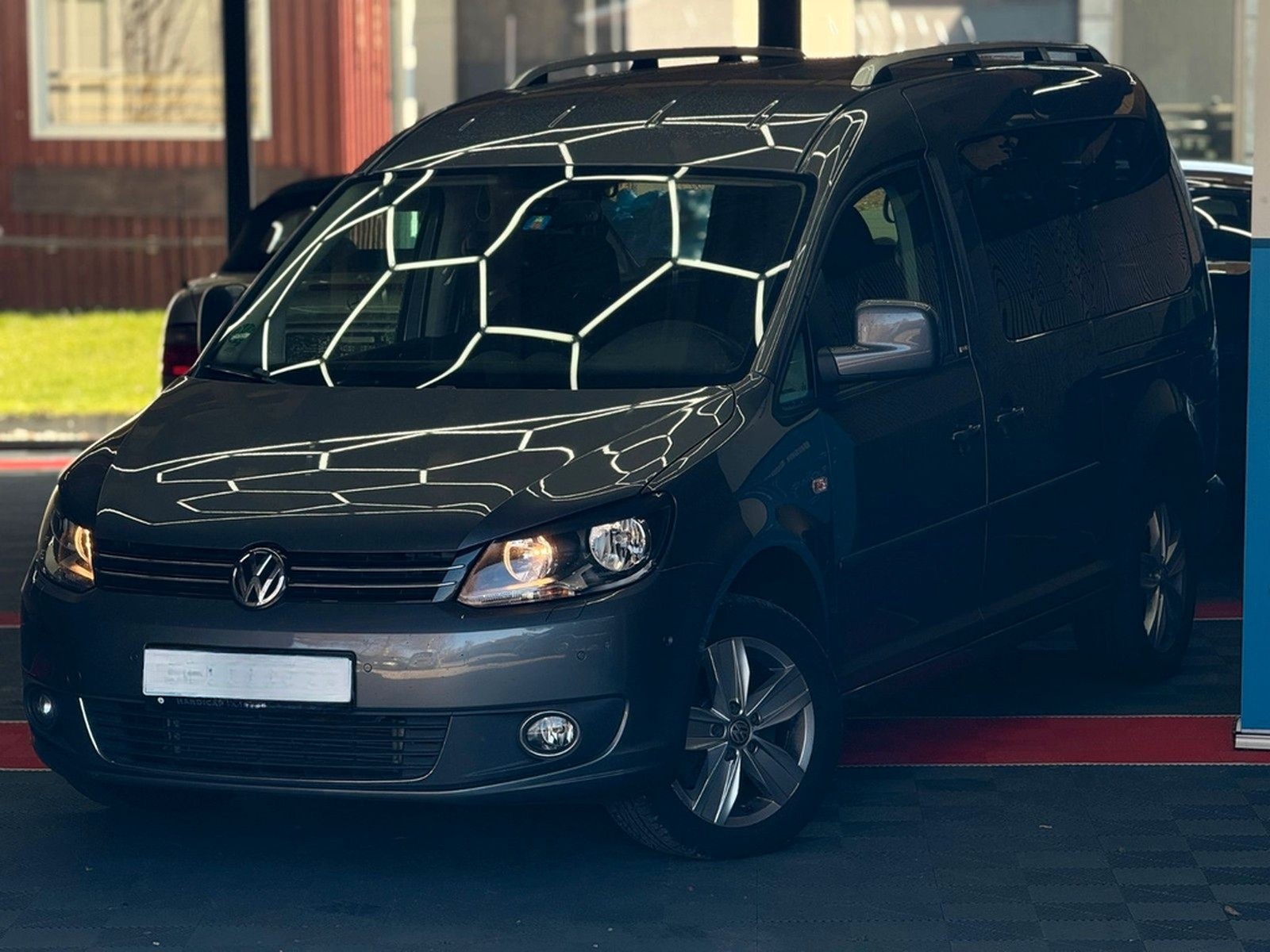 Volkswagen Caddy DSG Maxi Behindertengerecht-Elek.Sitz foto 10