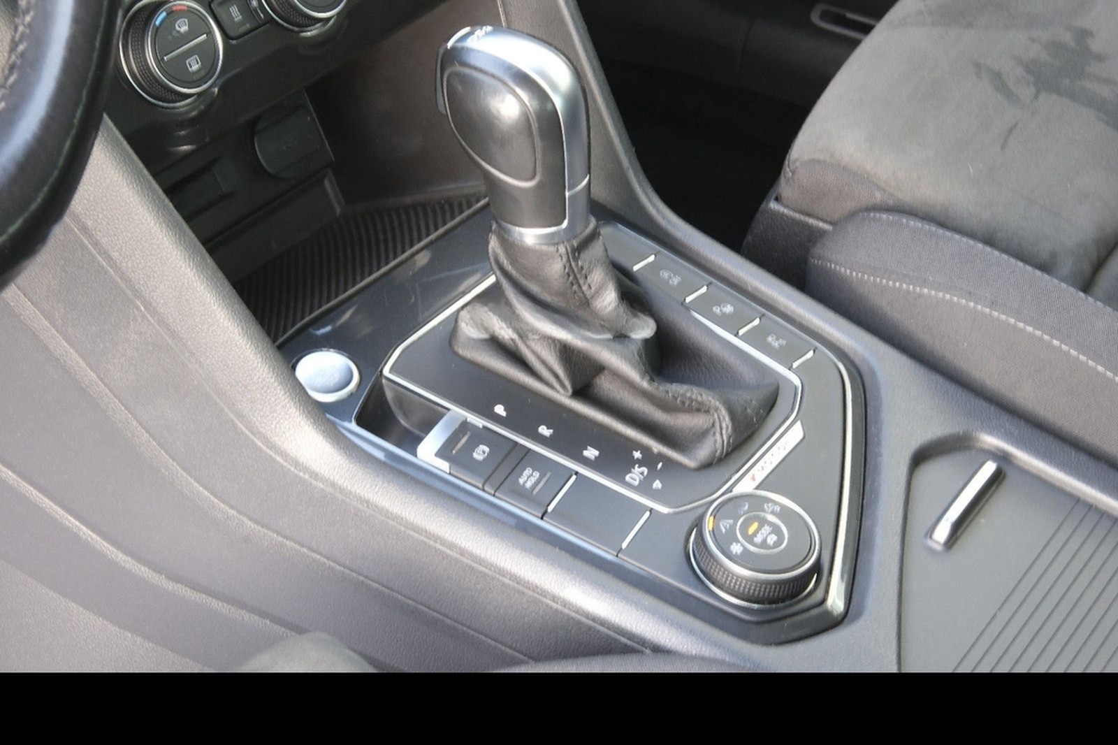 Volkswagen Tiguan 2.0 TSI DSG 4M. "R-Line"LED"AHK"StHz"VC" foto 20