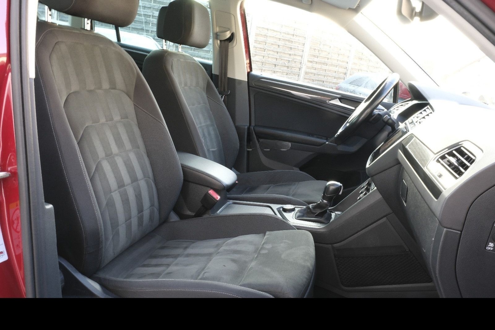 Volkswagen Tiguan 2.0 TSI DSG 4M. "R-Line"LED"AHK"StHz"VC" foto 32