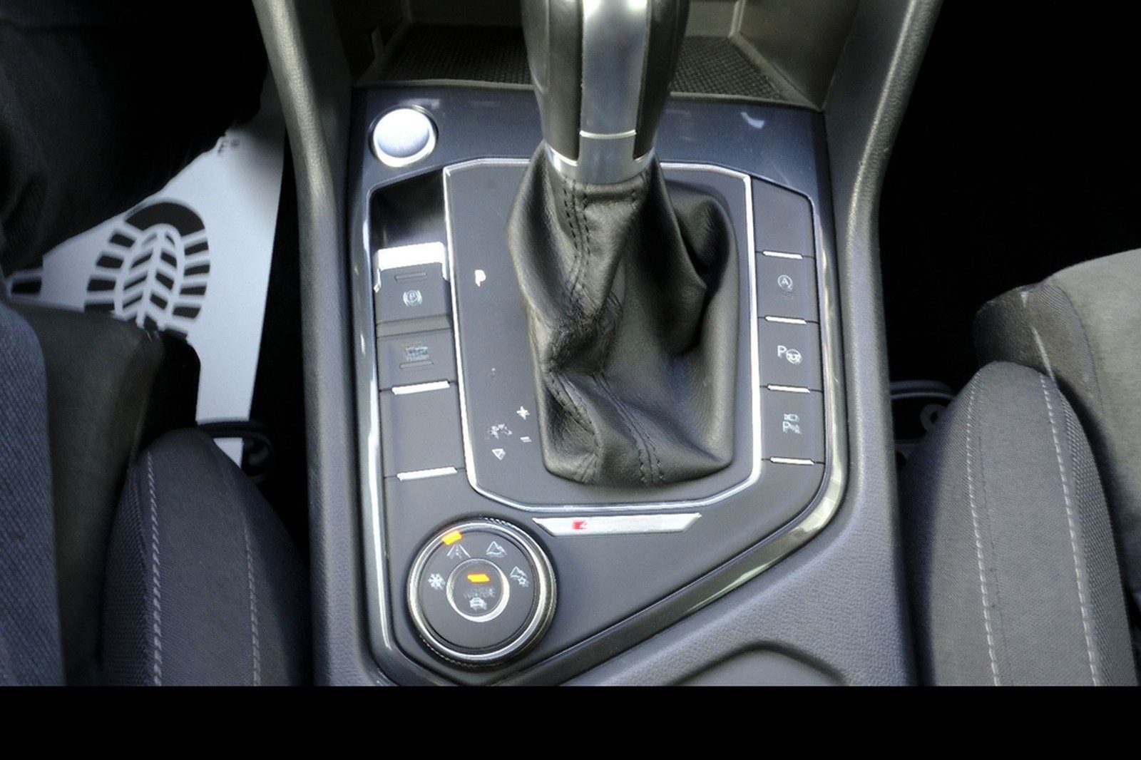 Volkswagen Tiguan 2.0 TSI DSG 4M. "R-Line"LED"AHK"StHz"VC" foto 47